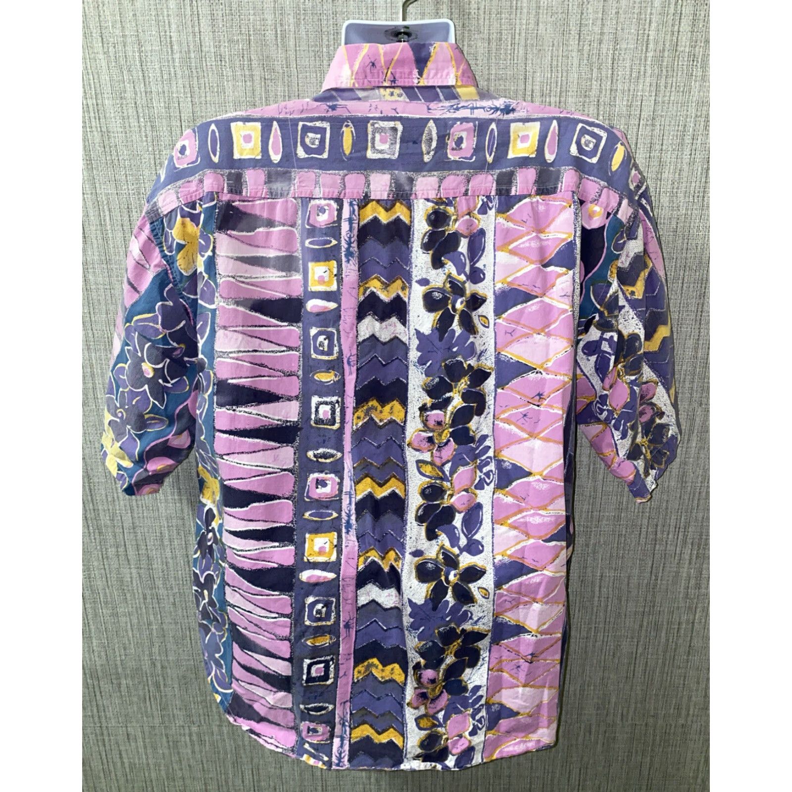 Vintage VINTAGE Max Mens Short Sleeve Button-Up Shirt Large Purple Geometric Cotton Casual 25 In Armpit Size US L / EU 52-54 / 3 - 5 Thumbnail