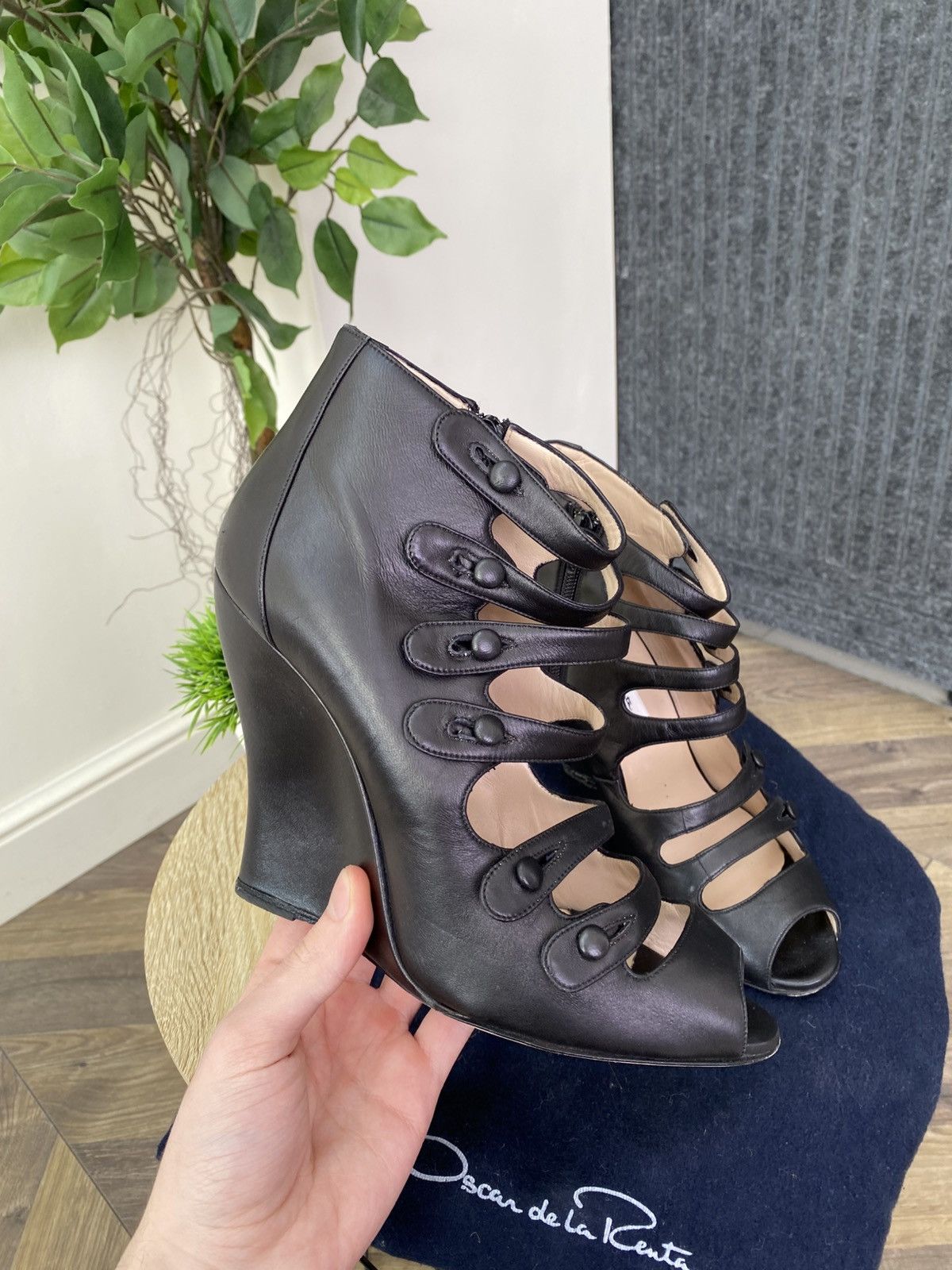 Oscar De La Renta Vintage Oscar de la Renta Leather Caged Ankle Length Sandals Size US 9.5 / IT 39.5 - 1 Thumbnail