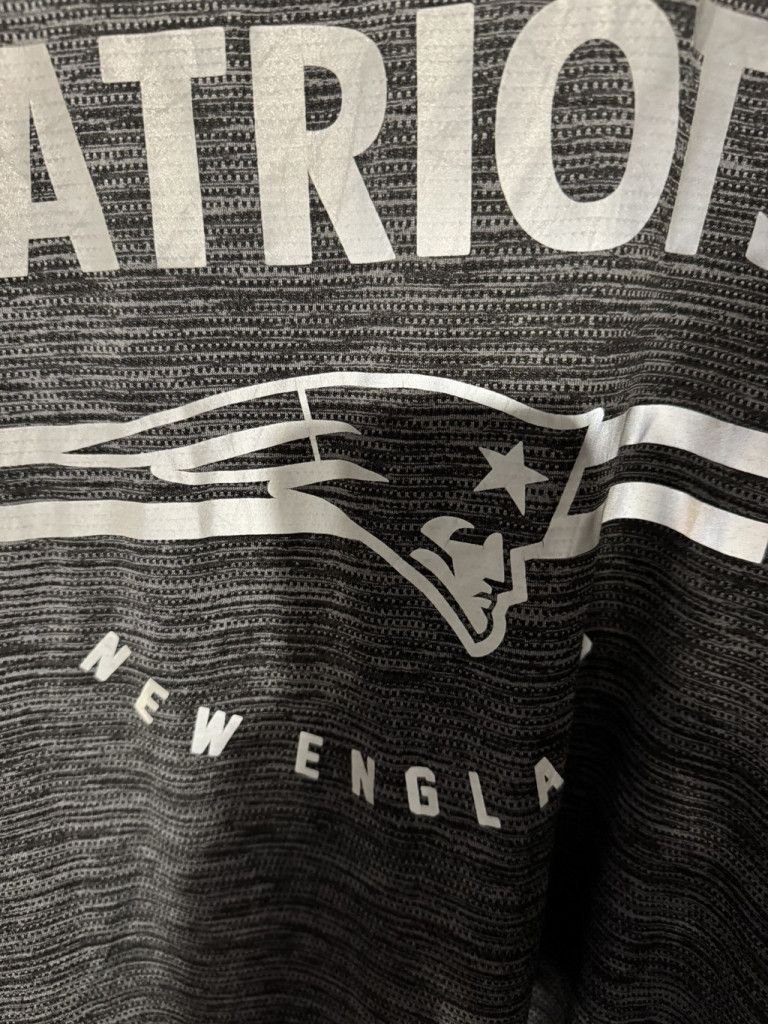 The Unbranded Brand New England Patriots Team Apparel T-Shirt Men's Size L Gray Size US L / EU 52-54 / 3 - 5 Thumbnail