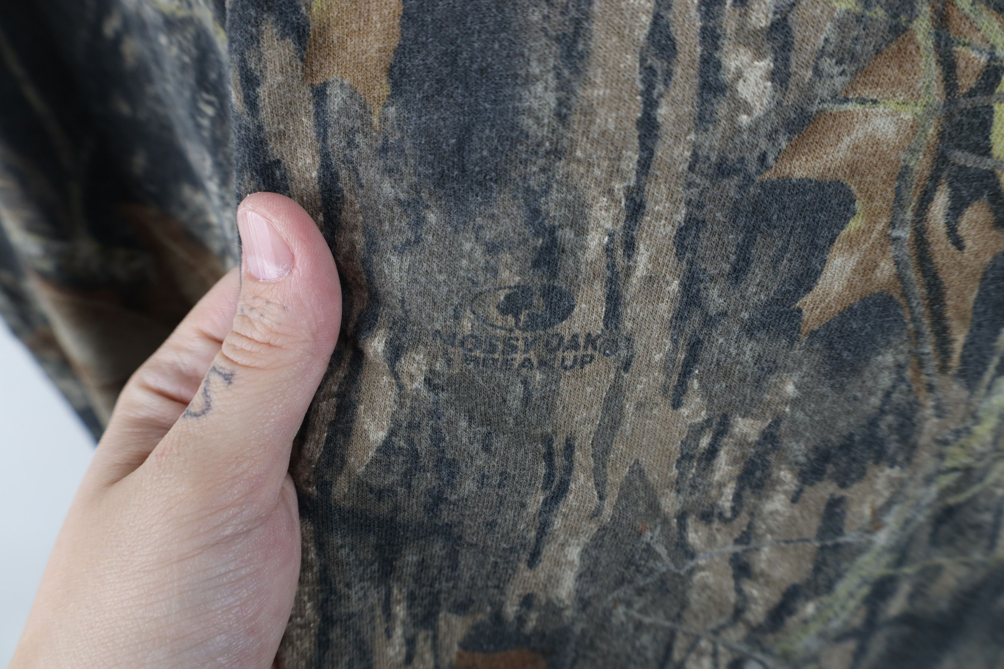 Mossy Oaks × Vintage Vintage Mossy Oak Camouflage Cut Off Sleeveless T-Shirt Size US M / EU 48-50 / 2 - 10 Thumbnail