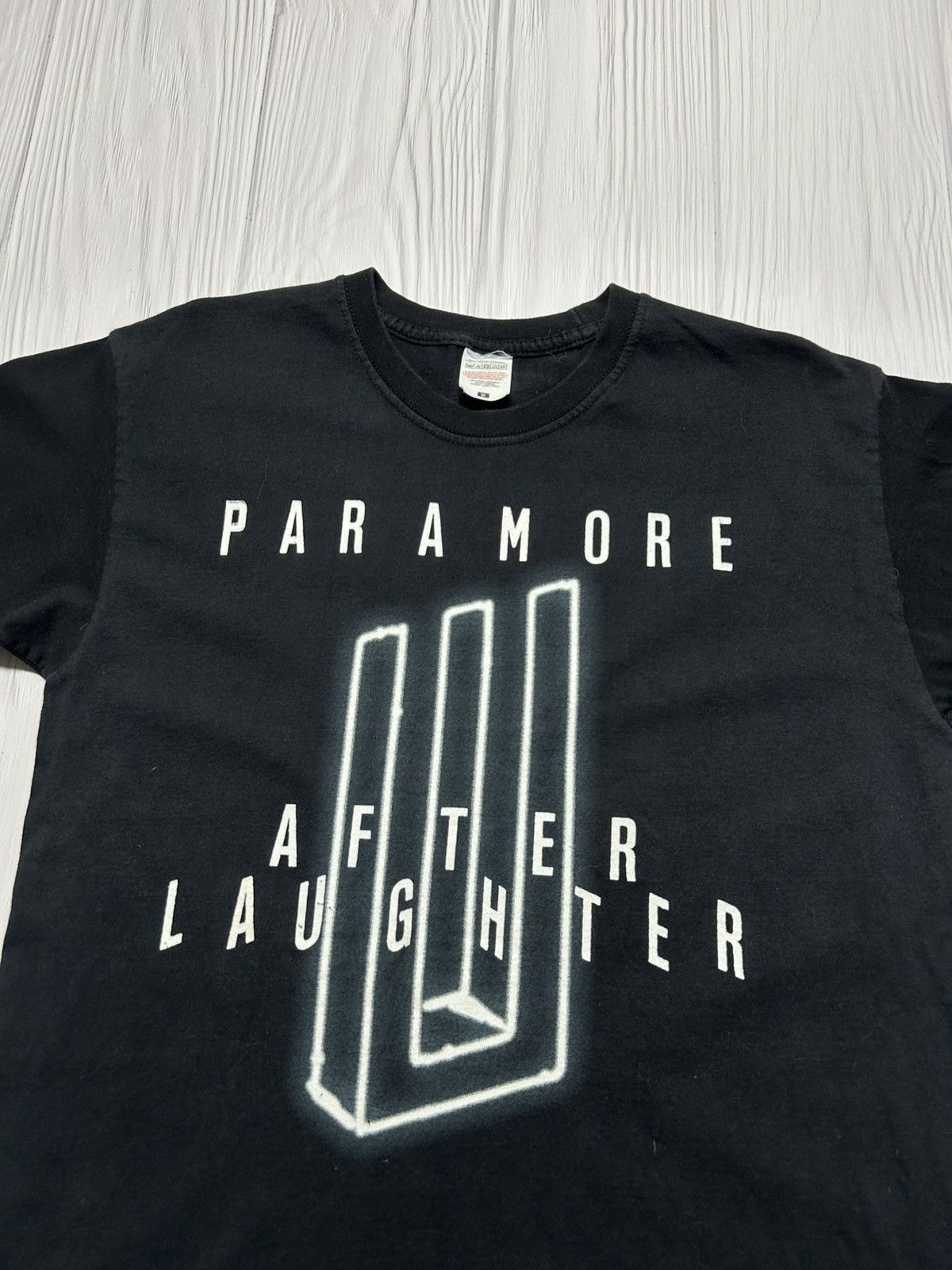 Band Tees Paramore After Laughter Album T-Shirt Size M Size US M / EU 48-50 / 2 - 5 Thumbnail