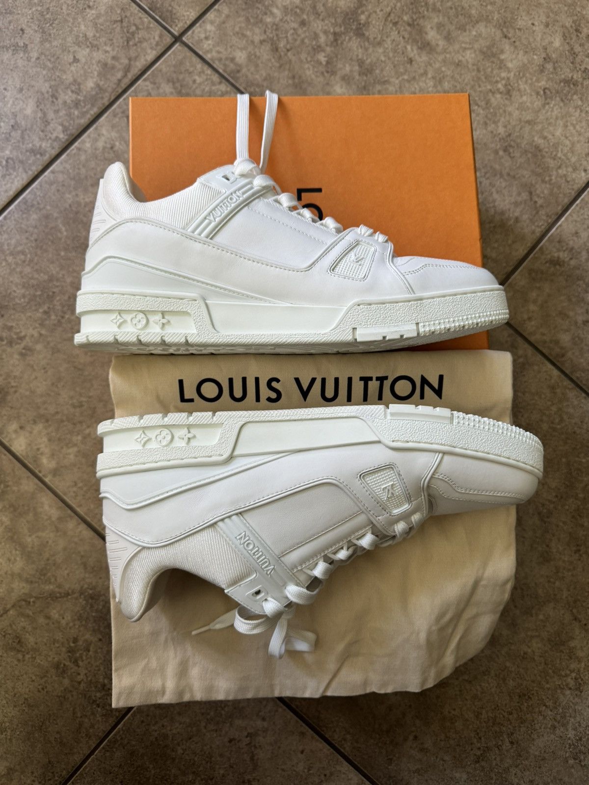Louis Vuitton LV TRAINERS ALL WHITE Size US 10 / EU 43 - 9 Thumbnail