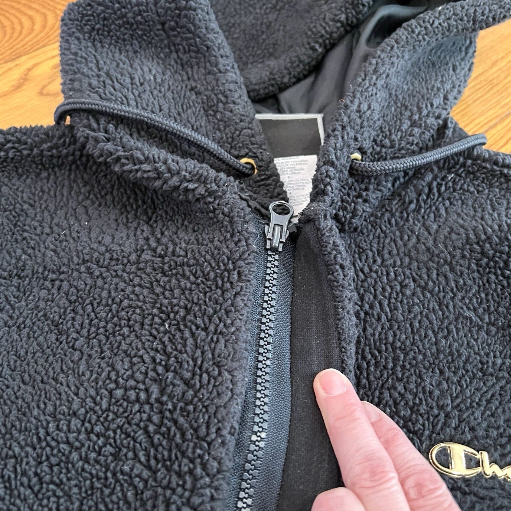 Champion VINTAGE Champion Men's Hoodie Pullover 1/4 Zip Black Large Winter Cross-Training Basketball Size US L / EU 52-54 / 3 - 7 Thumbnail