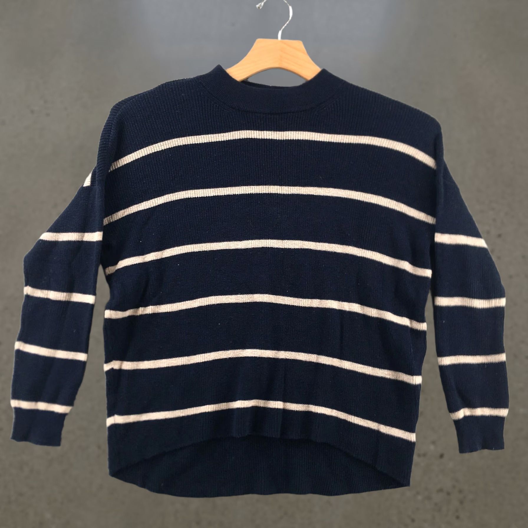 American Eagle Outfitters American Eagle Outfitters Pullover Sweater Women Small Blue Striped Knit Crew Neck All Seasons Size S / US 4 / IT 40 - 1 Thumbnail
