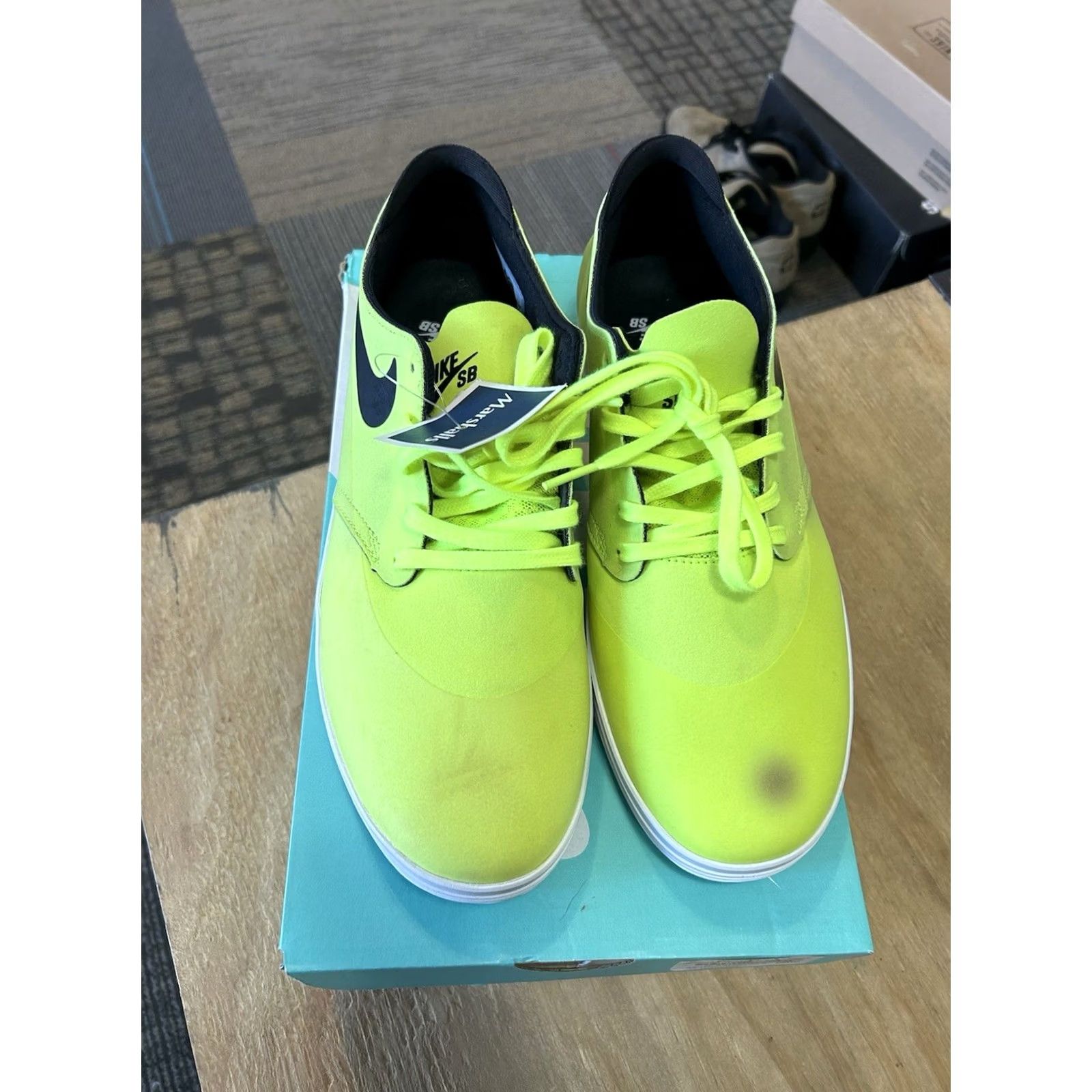 Vintage Nike SB Lunar Oneshot Volt/Black 631044-700 Size 9.5 Men Shoes Size US 9 / EU 42 - 5 Thumbnail