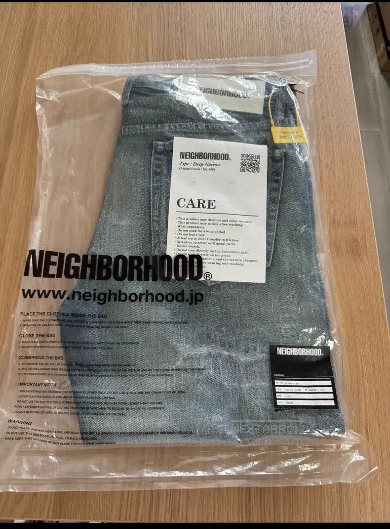 Neighborhood Neighborhood size L Jeans Size US 27 - 5 Thumbnail