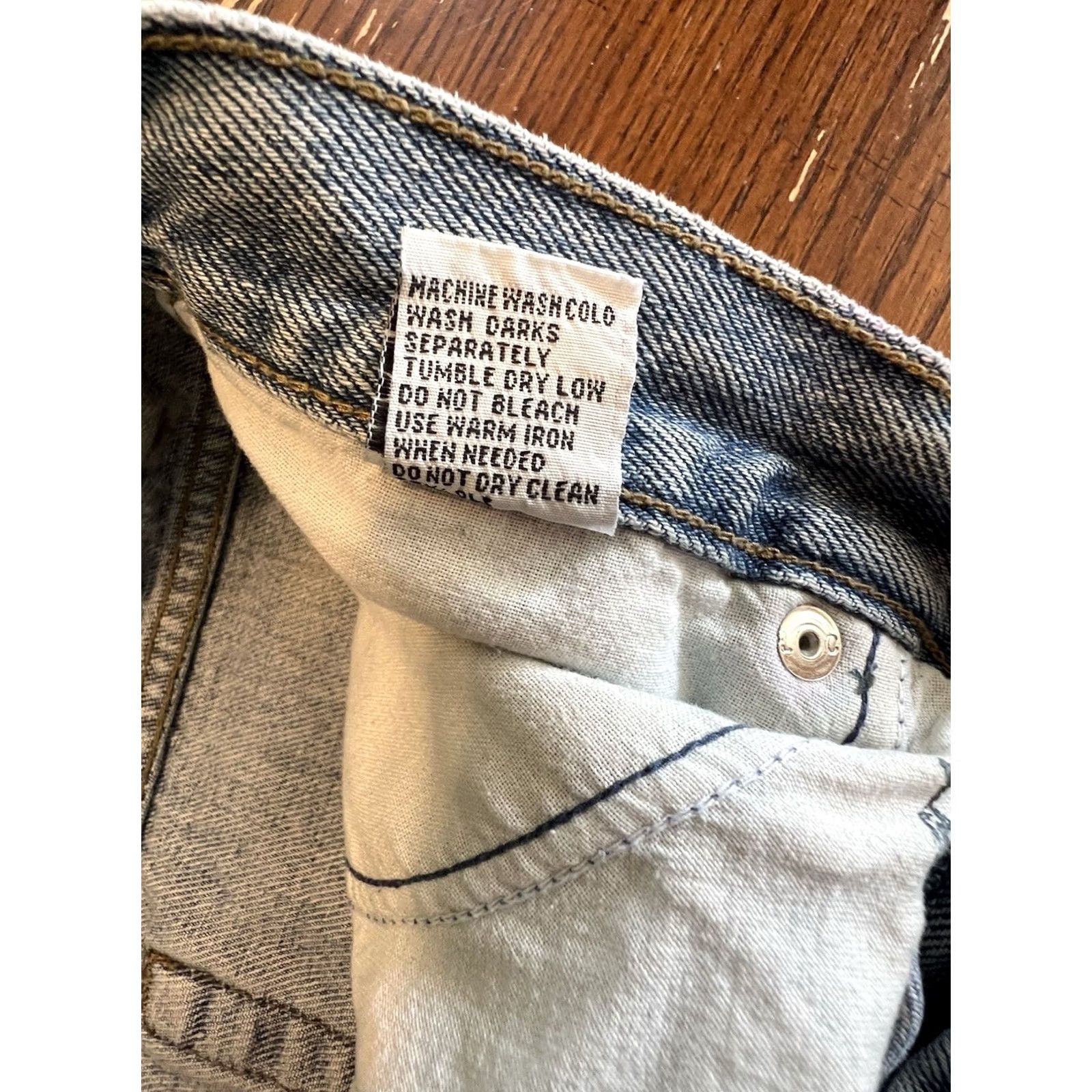 Bugle Boy VINTAGE Bugle Boy Jeans 32x30 Men Light Wash 90s Faded Denim Relaxed Straight Jeans Mens Regular Blue 5-Pocket Size US 32 / EU 48 - 7 Thumbnail