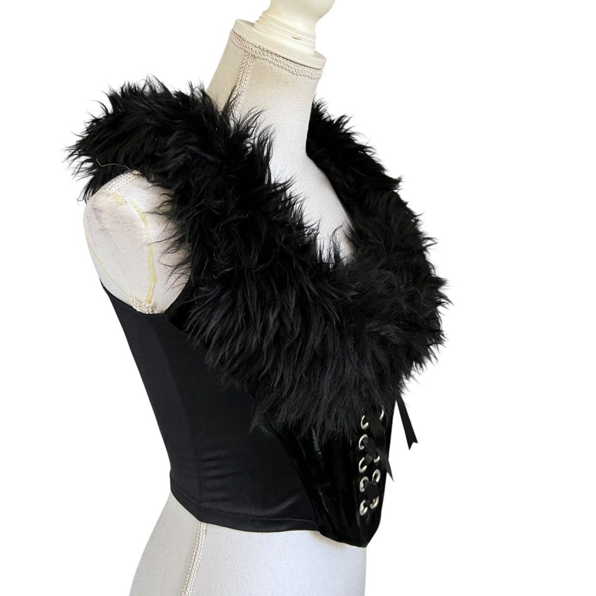 Other Vintage Catwalk Collection England Faux Fur Lace Up Corset Size XS / US 0-2 / IT 36-38 - 7 Thumbnail