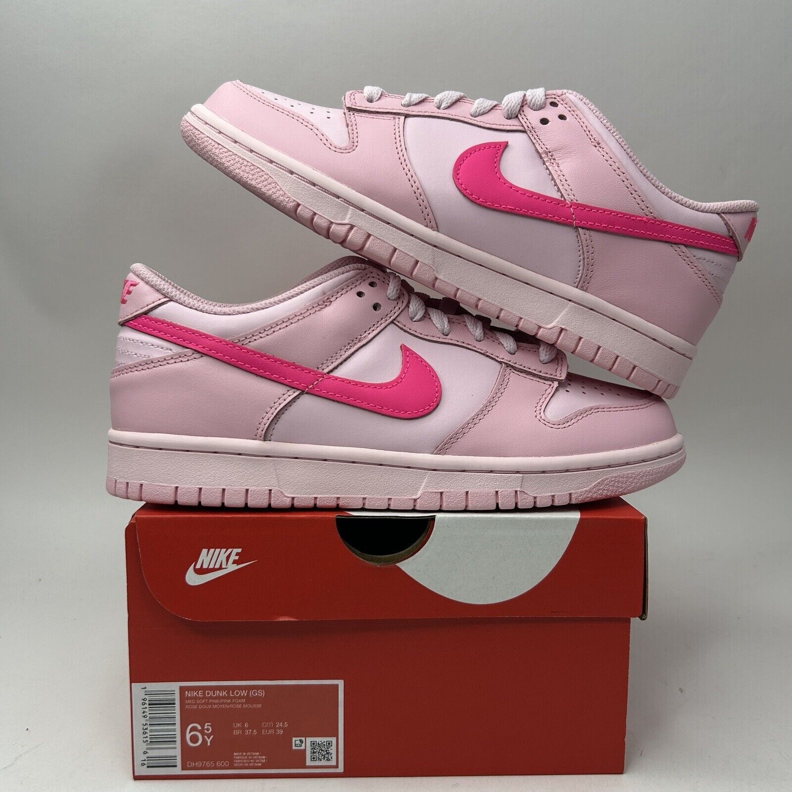 Nike Nike Dunk Low GS “Triple Pink/Pink Panther” 2023 Size US 8 / IT 38 - 1 Thumbnail