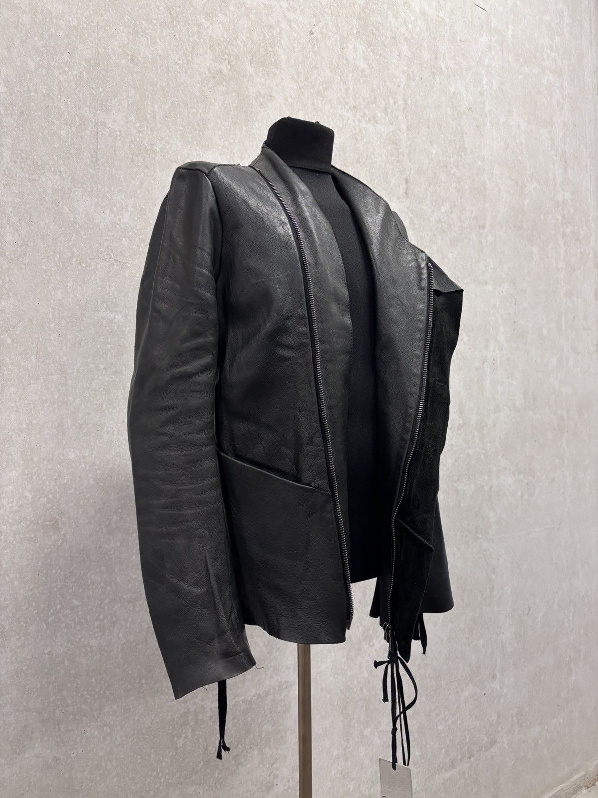 Cedric Jacquemyn A/W 15-16 assymetric zipped jacket