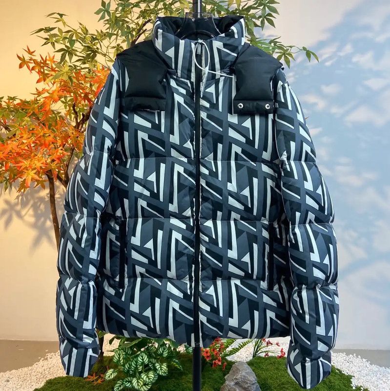 Fendi Fendi Colorblock Men's Down Jacket in XL Size 0089 Size US XL / EU 56 / 4 - 1 Thumbnail