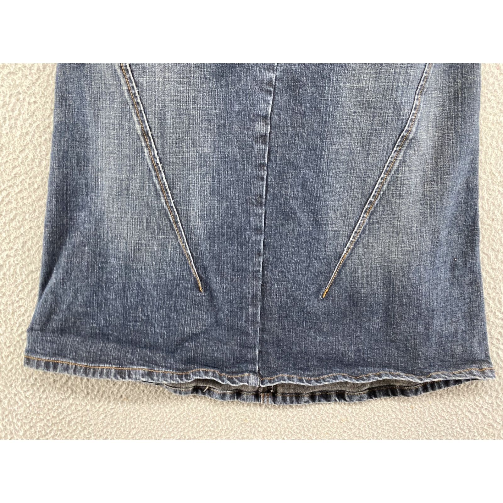 Vintage VINTAGE The Limited Stretch Women's Heavy Denim Skirt in Size 4 Dark Wash Stretch Size 27" / US 4 / IT 40 - 3 Thumbnail