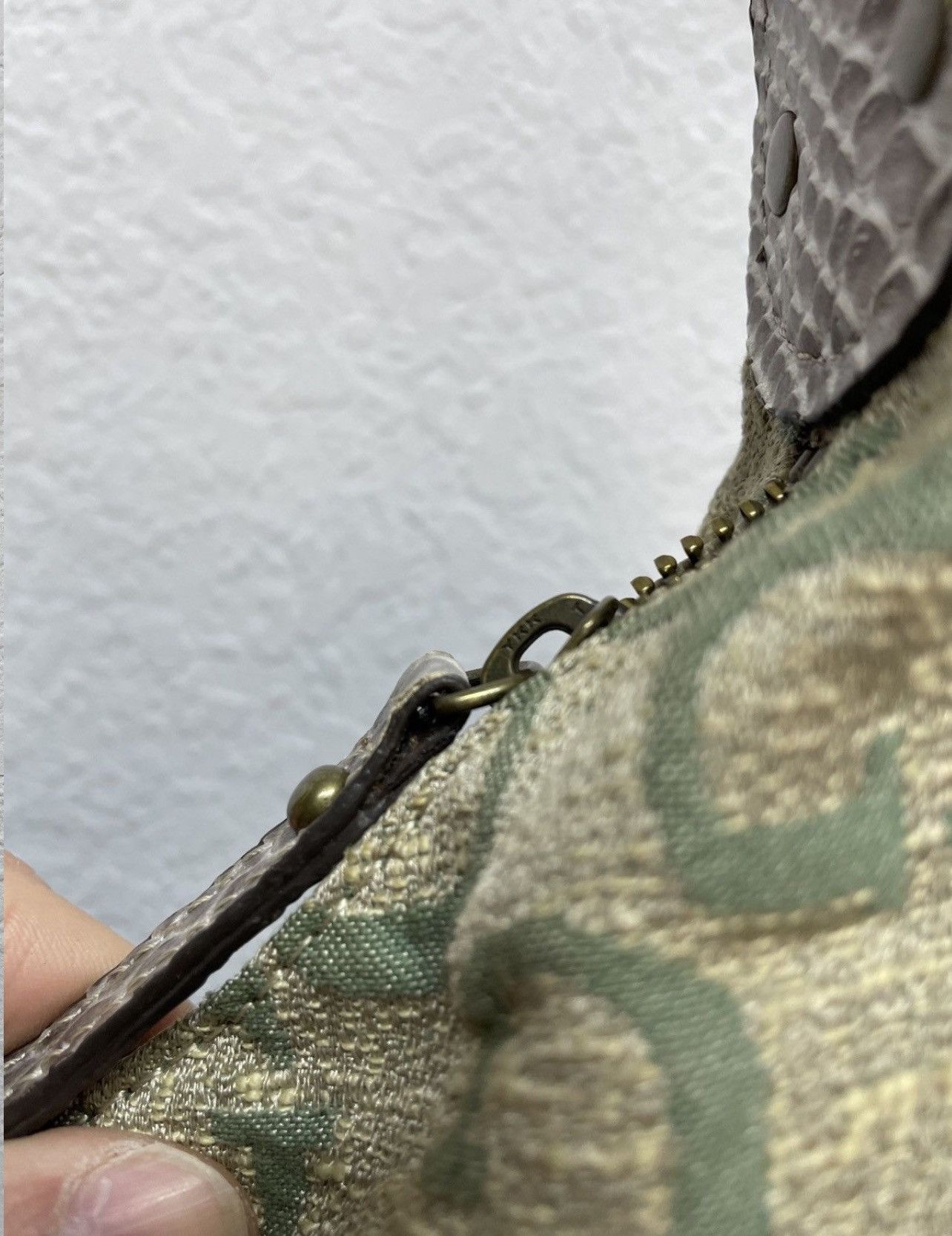 Guess Rare Y2K Vintage GUESS Baguette Shoulder Bag Denim Size ONE SIZE - 17 Thumbnail
