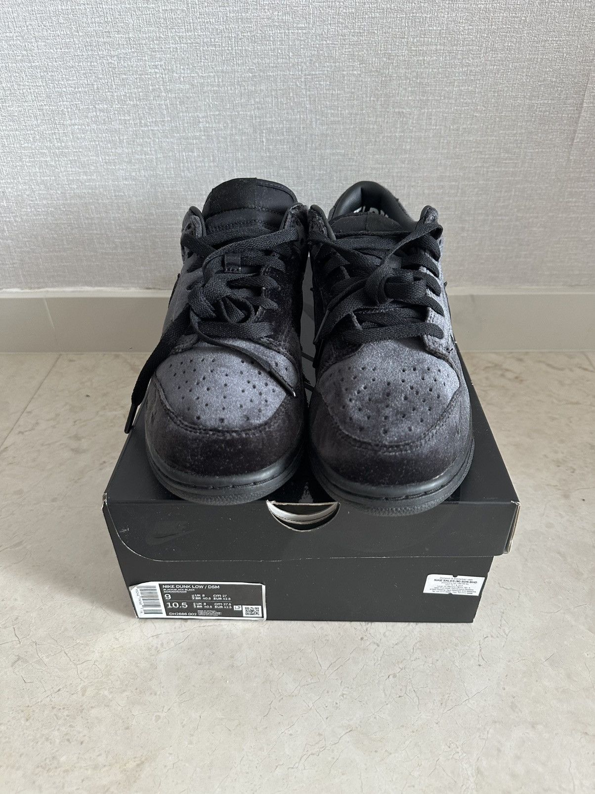 Dover Street Market × Nike DSM Velvet Velour Dunk Low Dover Street Market Size US 9 / EU 42 - 2 Thumbnail