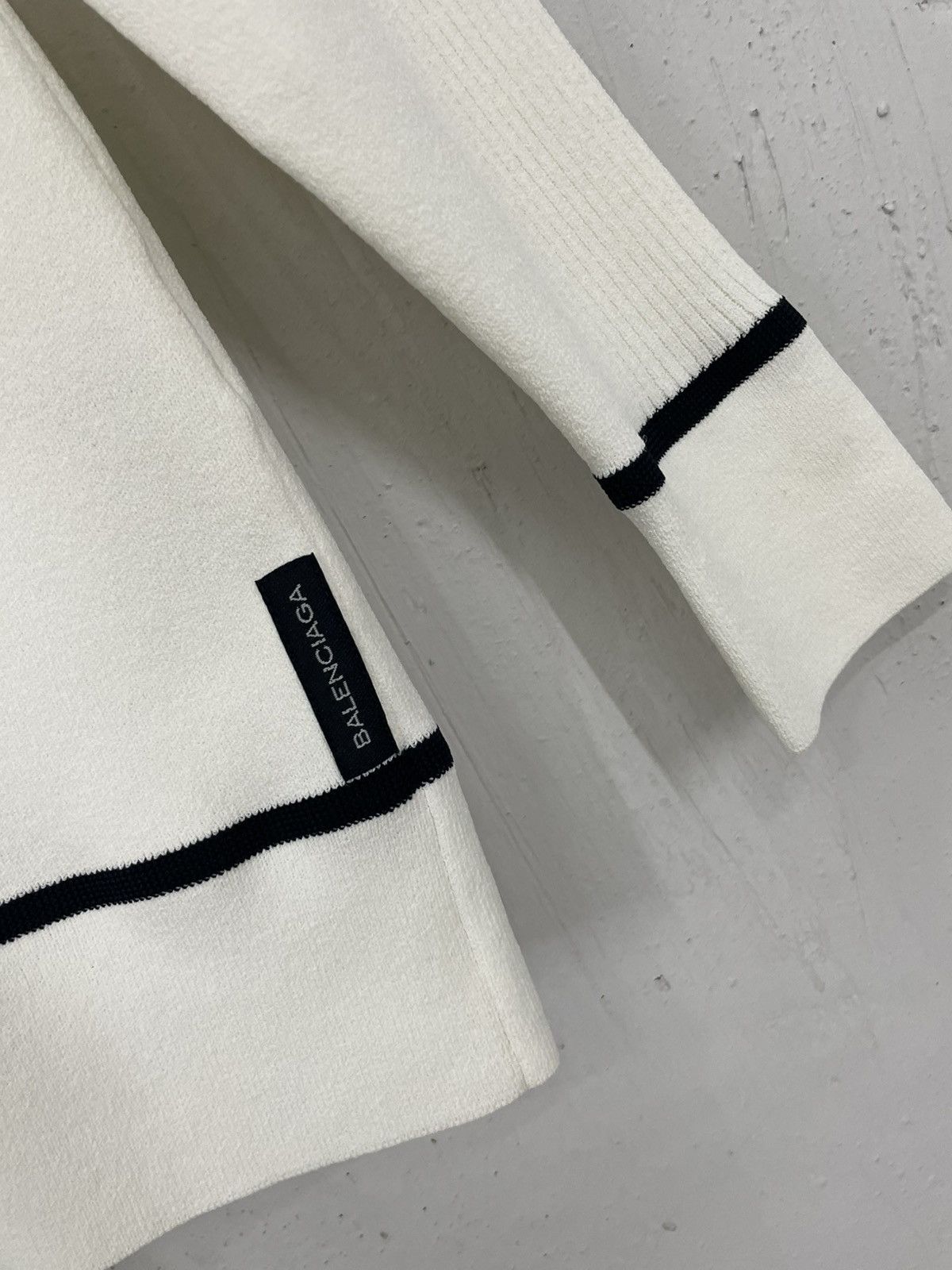 Balenciaga Very Rare Vintage Balenciaga Small Spellout Long Sleeve Size US L / EU 52-54 / 3 - 6 Thumbnail