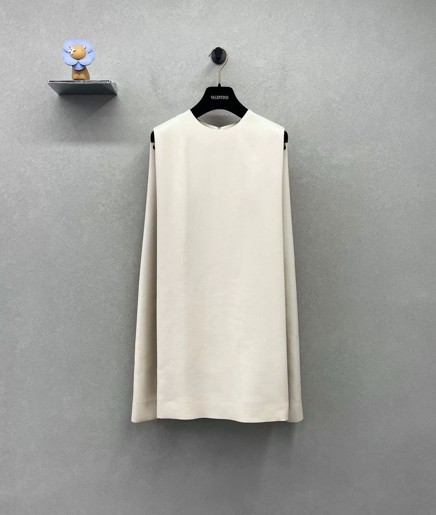 Valentino Valentino Sleeveless Beige Dress Size 36 Size US S / EU 44-46 / 1 - 1 Thumbnail