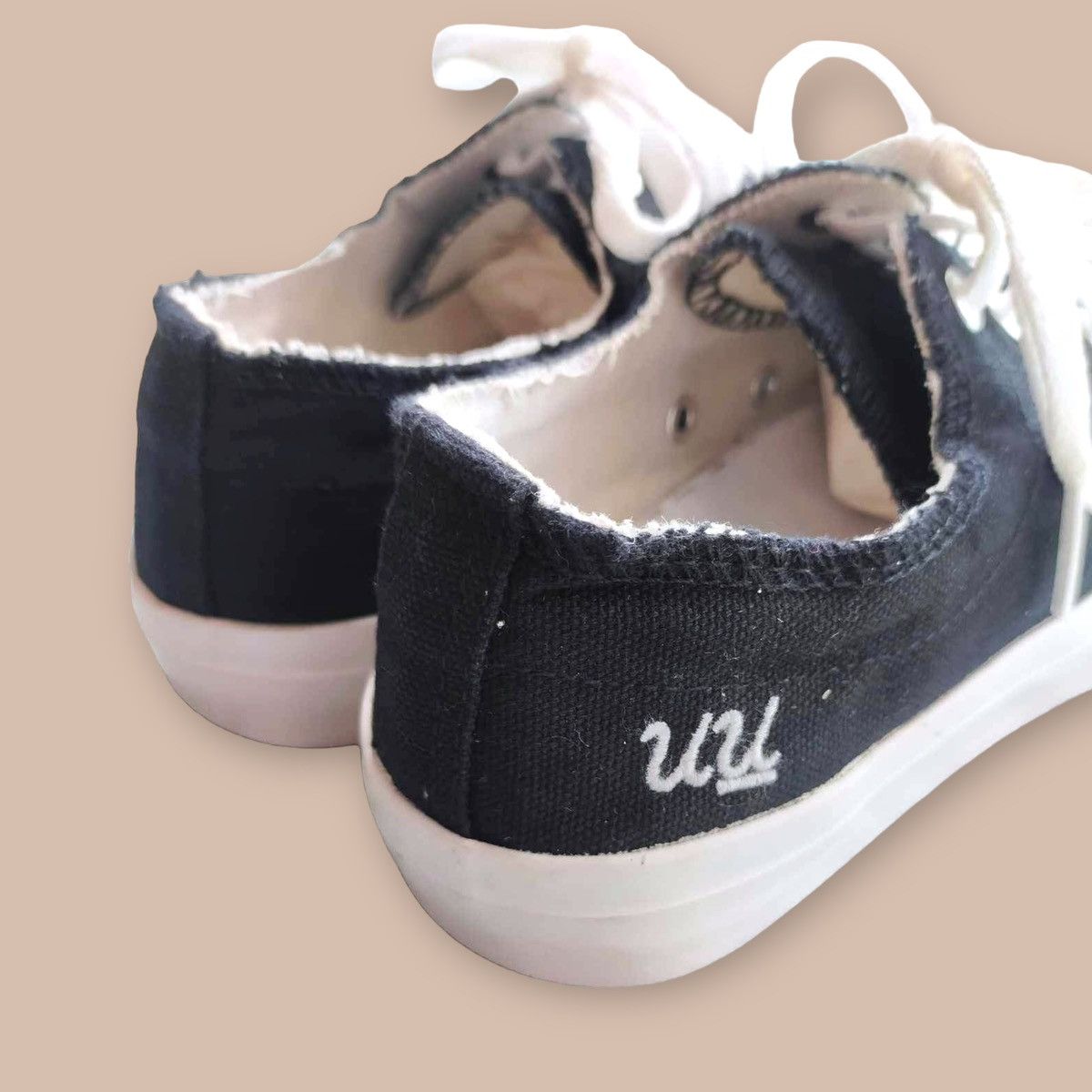 Undercover × Uniqlo Uniqlo x Undercover “UU” by Jun takahashi FW2012 Sneakers Size US 6 / EU 39 - 9 Thumbnail