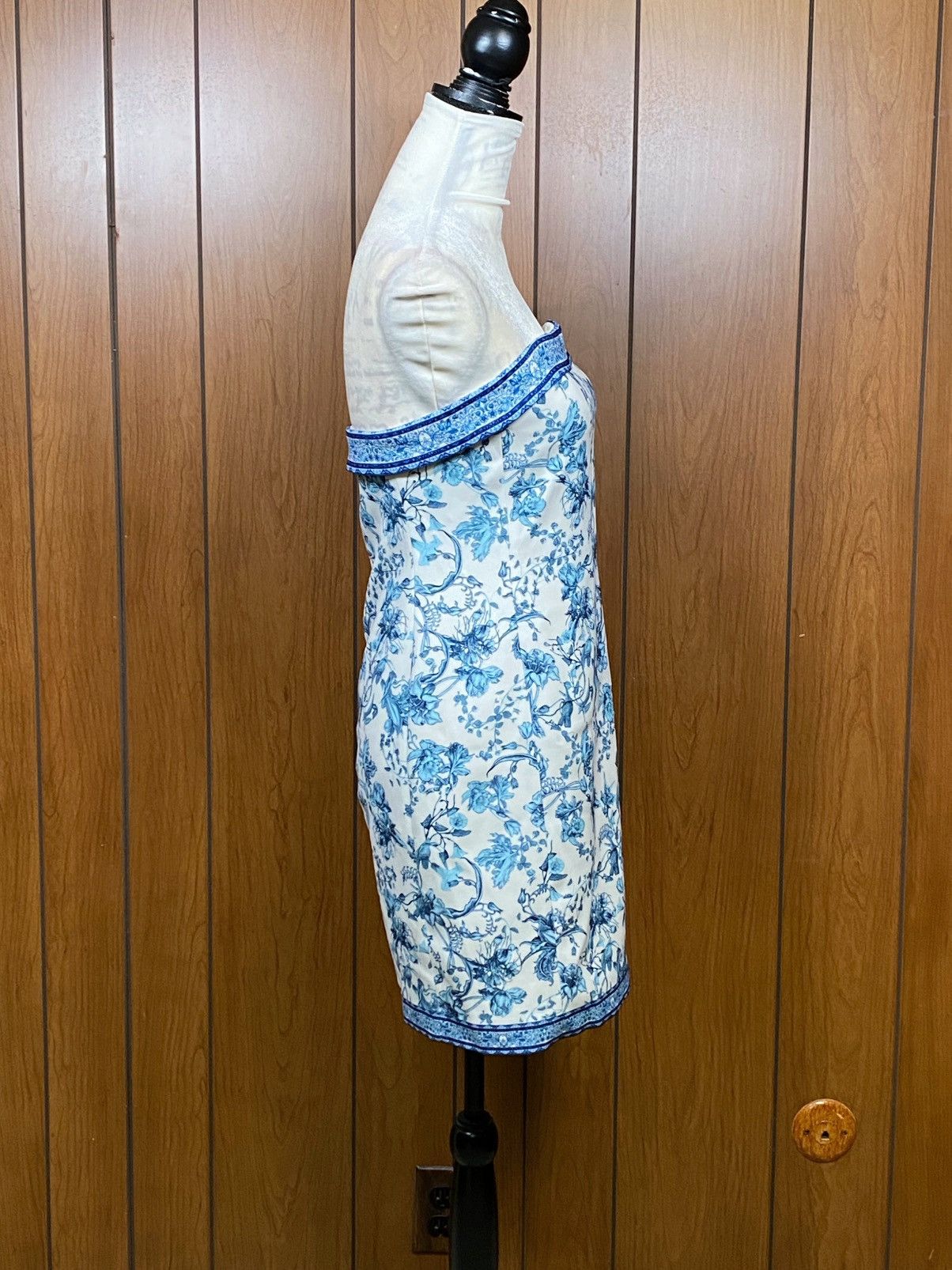 Alice + Olivia Alice and Olivia Strapless Floral Mini Dress size 10 Size L / US 10 / IT 46 - 11 Thumbnail