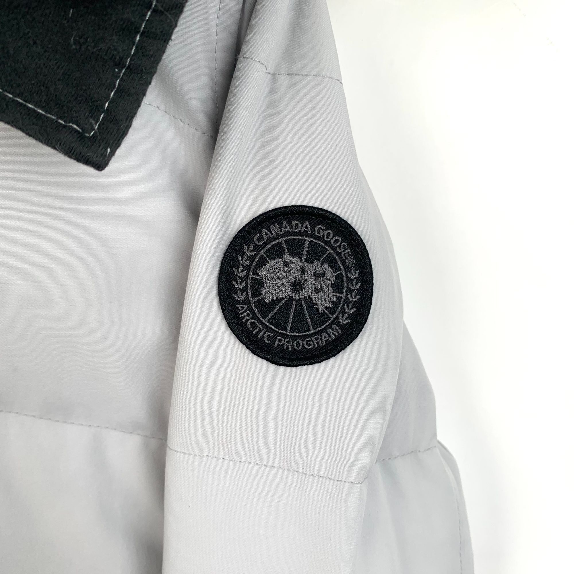 Canada Goose Canada Goose White Logo Hooded Fur Trim Parka (Size XS) Size XS / US 0-2 / IT 36-38 - 12 Thumbnail