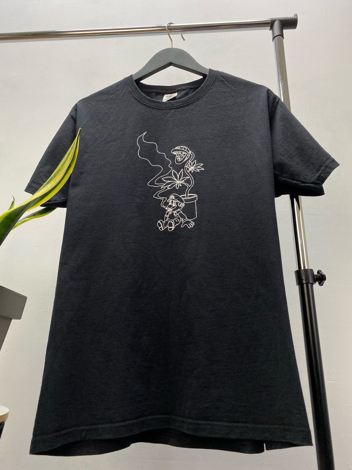 Nintendo Super Mario Wiid weed marijuana Amsterdam Tee Shirt Size US L / EU 52-54 / 3 - 4 Thumbnail