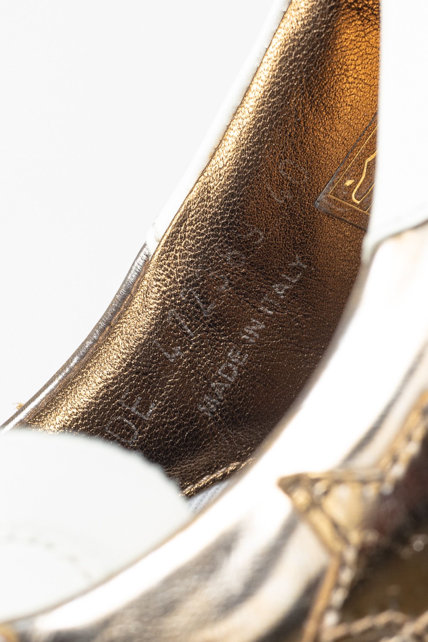 Saint Laurent Paris Saint Laurent SL/06 Gold Patent Star Low-Top Sneakers Size US 7 / EU 40 - 12 Thumbnail