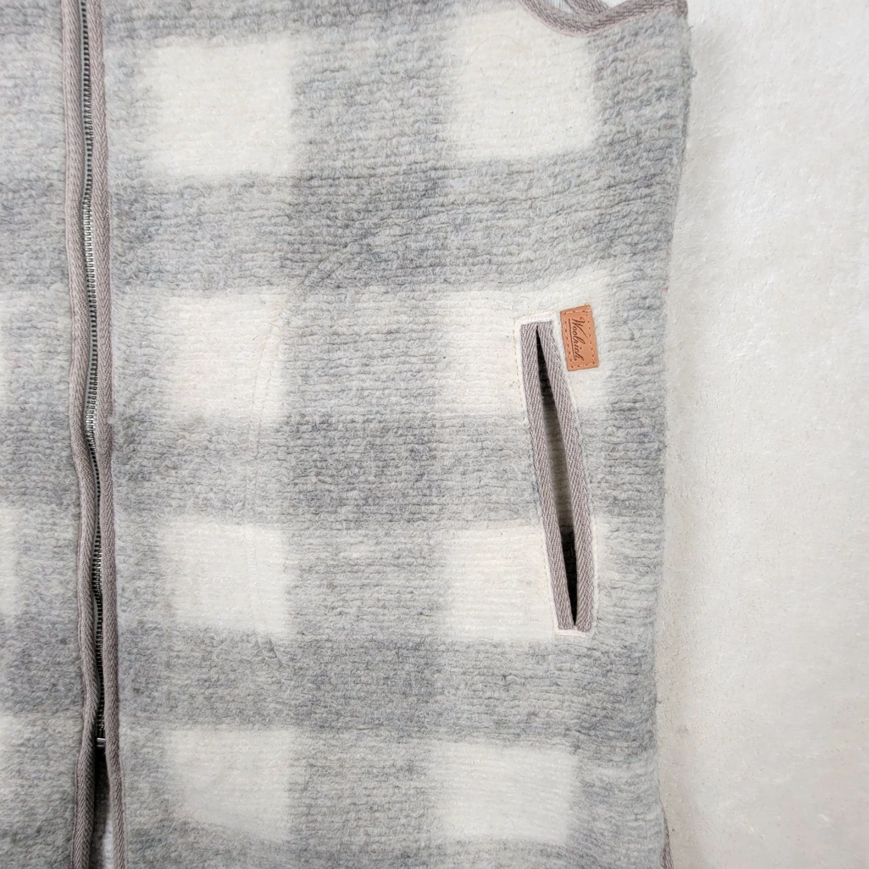 Vintage Woolrich Womens Wool Vest Gray White Plaid Fleece Full Zip Outdoor 90s Jacket Mid-Length Regular Fit XL Womens Vest Size XL / US 12-14 / IT 48-50 - 2 Thumbnail