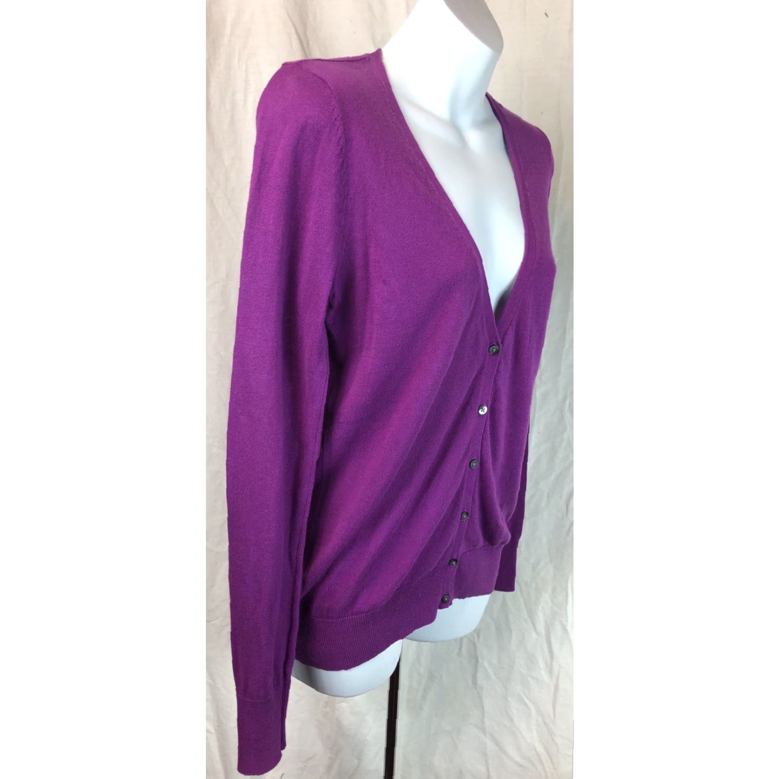 Old Navy VINTAGE Old Navy Cardigan Sweater XS Purple Button V-Neck Long Sleeve Knit 90s Preppy Y2K College Academia Womens Size XS / US 0-2 / IT 36-38 - 2 Thumbnail