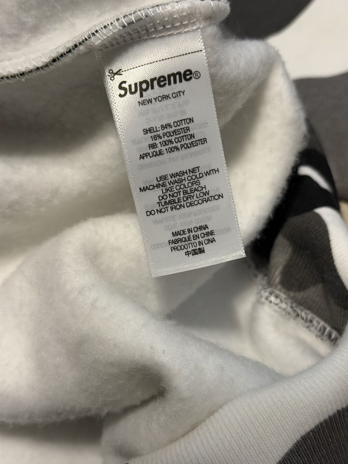 Supreme Supreme Satin Applique ‘Snow Camo’ Size US L / EU 52-54 / 3 - 7 Thumbnail