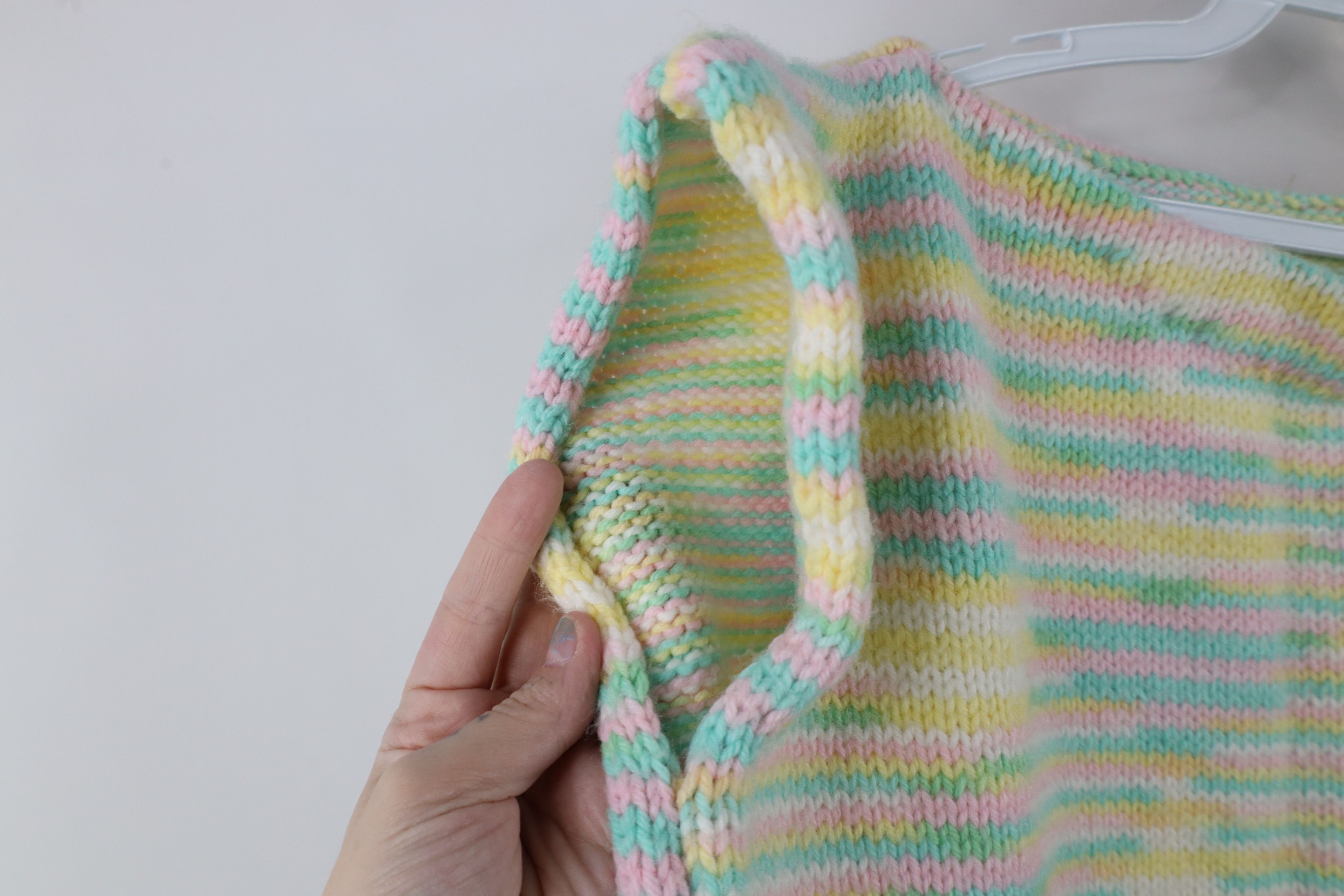 Vintage Vintage 70s Streetwear Knit Boxy Fit Rainbow Sweater Vest Size L / US 10 / IT 46 - 5 Thumbnail