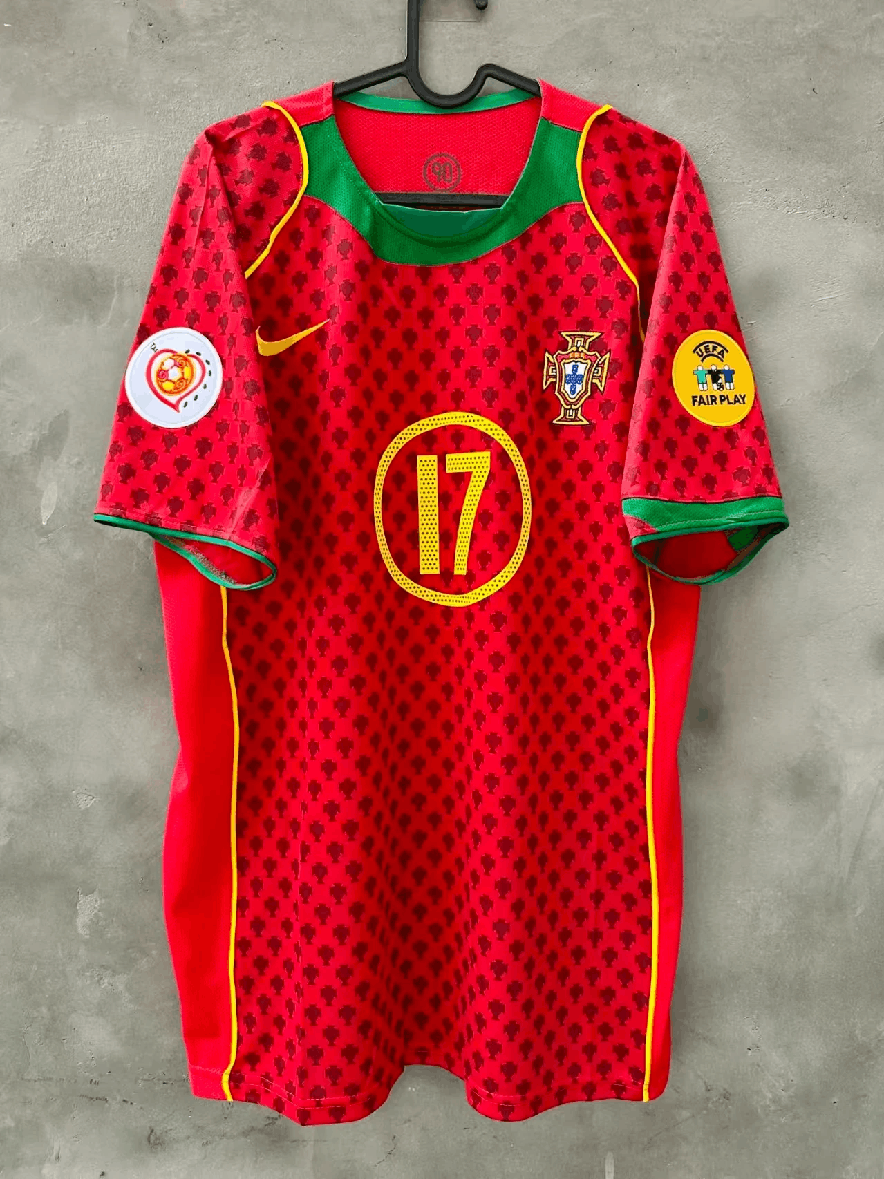 Other 2004 Portugal C Ronaldo Jersey Home Size US L / EU 52-54 / 3 - 2 Thumbnail