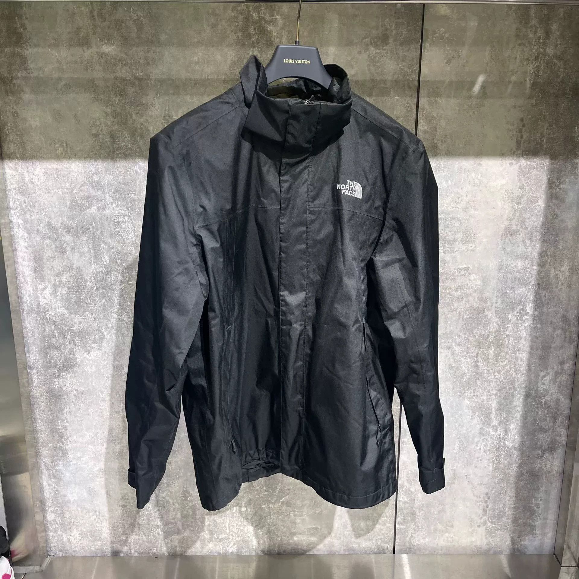 The North Face The North Face Black Light Jacket l Men Size US L / EU 52-54 / 3 - 1 Thumbnail