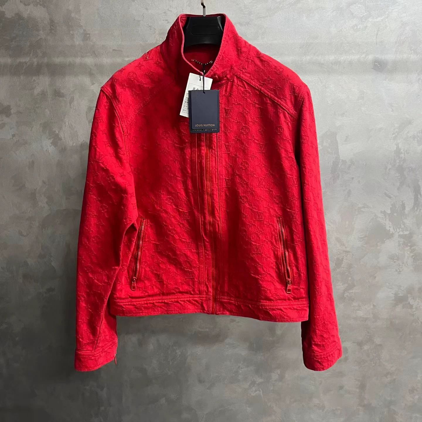 Louis Vuitton Louis Vuitton Red Print Stand Collar Denim Jacket 52 Size US L / EU 52-54 / 3 - 1 Thumbnail