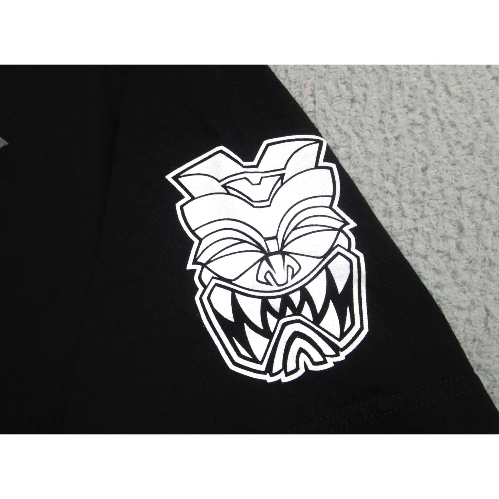 Vintage PINEAPPLE CLAN Black Shark Tiki Graphic Shirt Adult Large Short Sleeve Surf Beach Mens Size US L / EU 52-54 / 3 - 3 Thumbnail