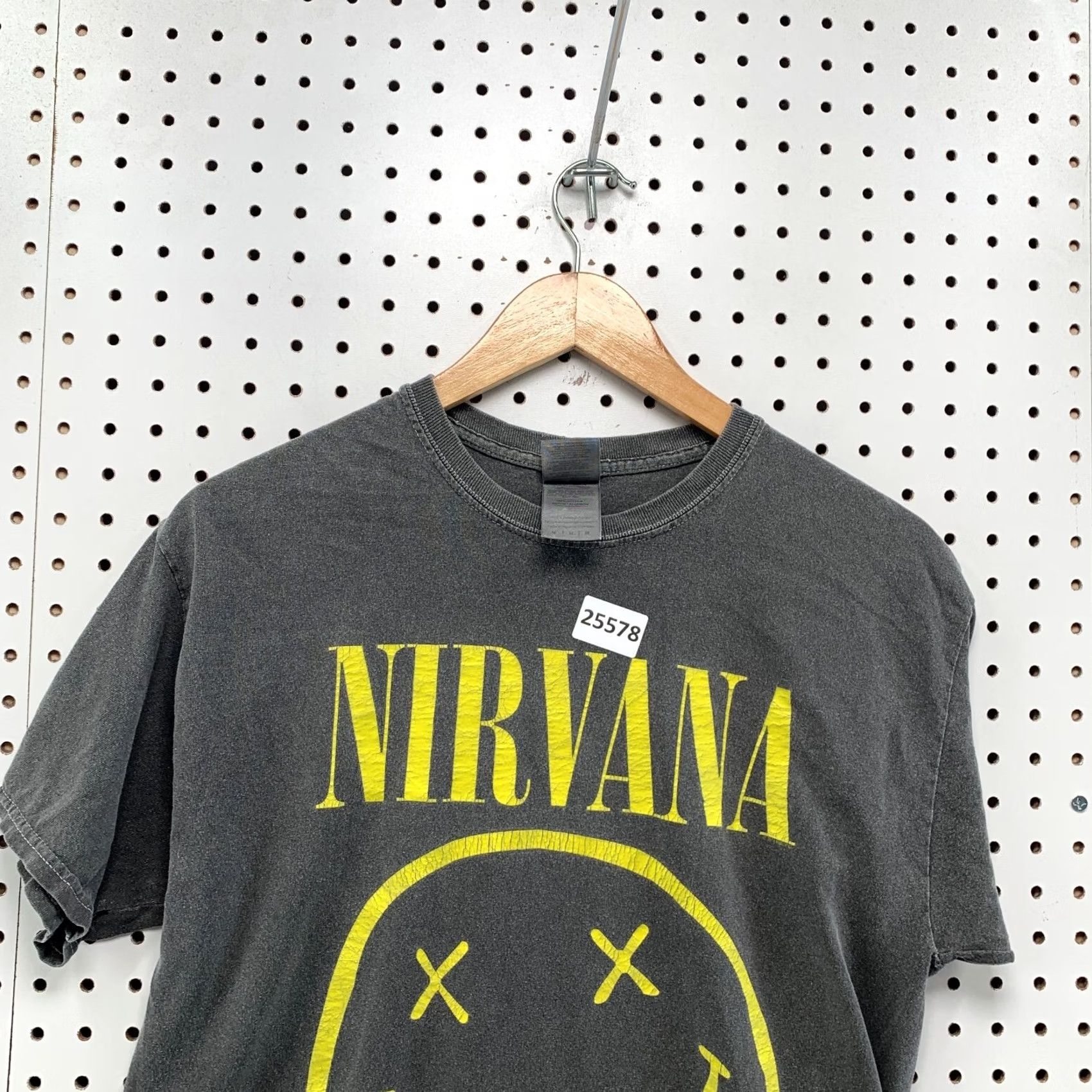 Gildan Nirvana Shirt Faded Gray Yello wSmiley Face Music Band Tee Mens Medium Size US M / EU 48-50 / 2 - 5 Thumbnail