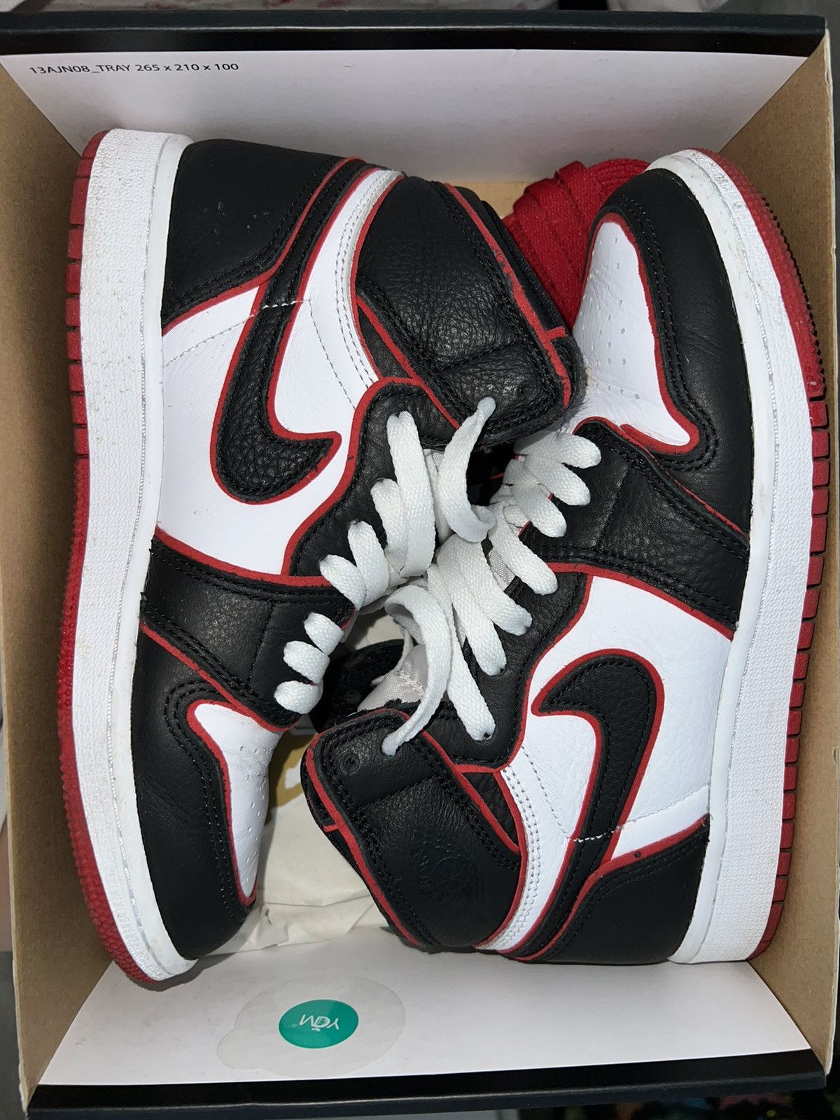 Nike Air Jordan 1 retro high og "bloodline" (GS) Size US 4.5 / IT 34.5 - 3 Thumbnail