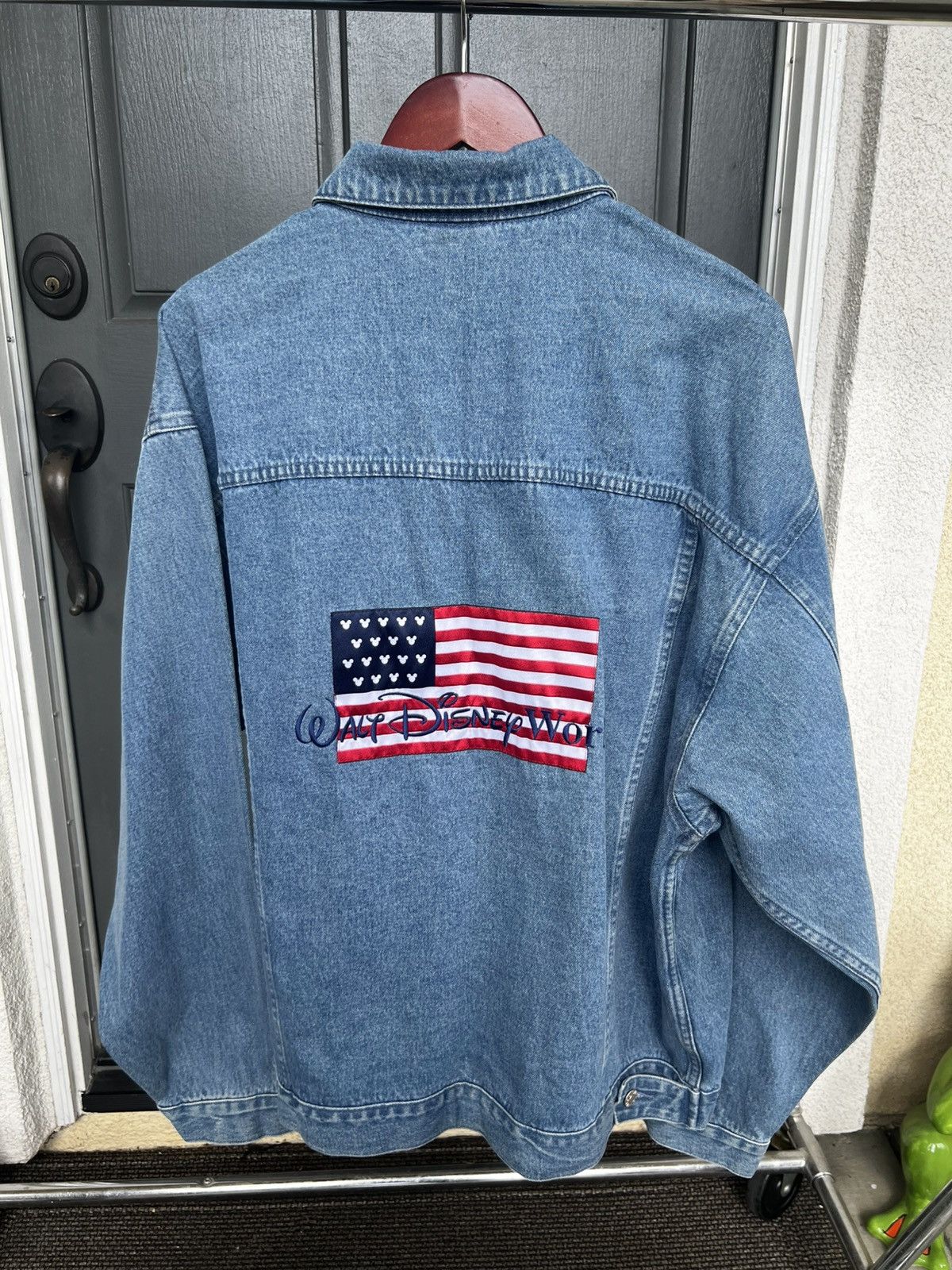 Disney Disneyworld Denim Jacket USA Flag Mens XL Mickey Mouse Size US XL / EU 56 / 4 - 1 Thumbnail