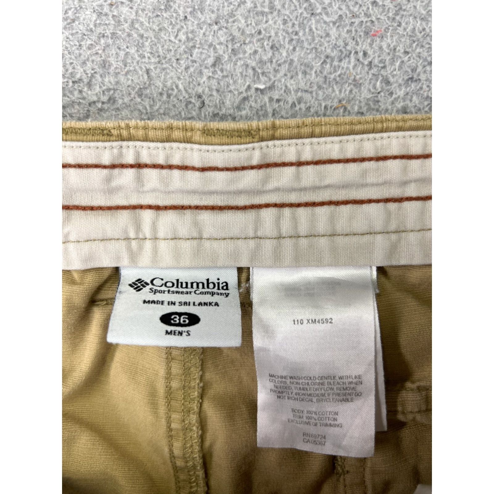Vintage Columbia Shorts Men 36 Beige Cargo 100% Cotton Pockets Hike Hiking Camping READ Size US 36 / EU 52 - 7 Thumbnail