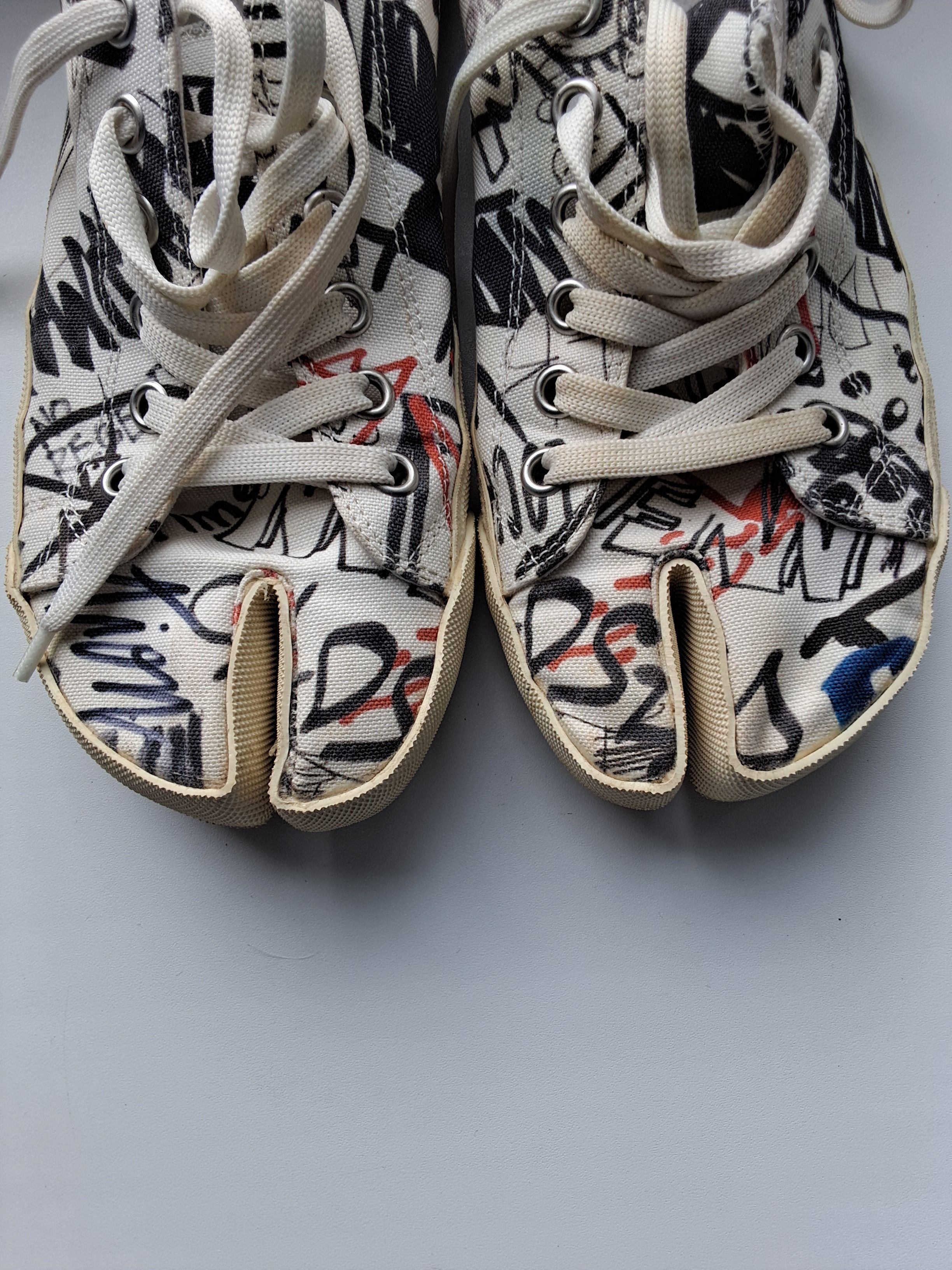 Maison Margiela Maison MargielaLow Top Sneakers«Graffiti Print»Rare Archives Size US 9 / EU 42 - 15 Thumbnail