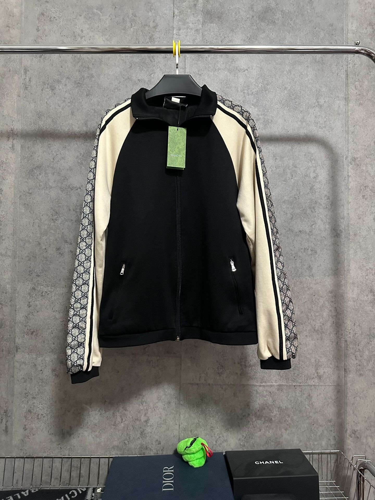 Gucci gucci snake pattern zip jacket for men Size US M / EU 48-50 / 2 - 1 Thumbnail