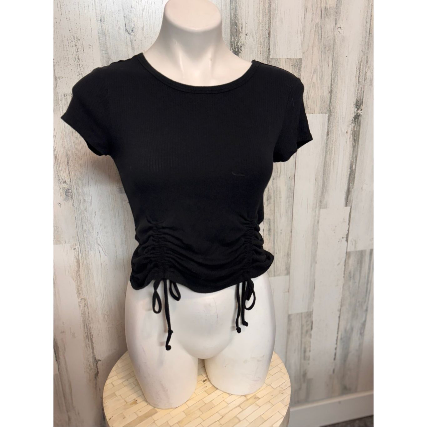 Other No Boundaries Black Ruched Drawstring Crop Top Size S Size S / US 4 / IT 40 - 6 Thumbnail