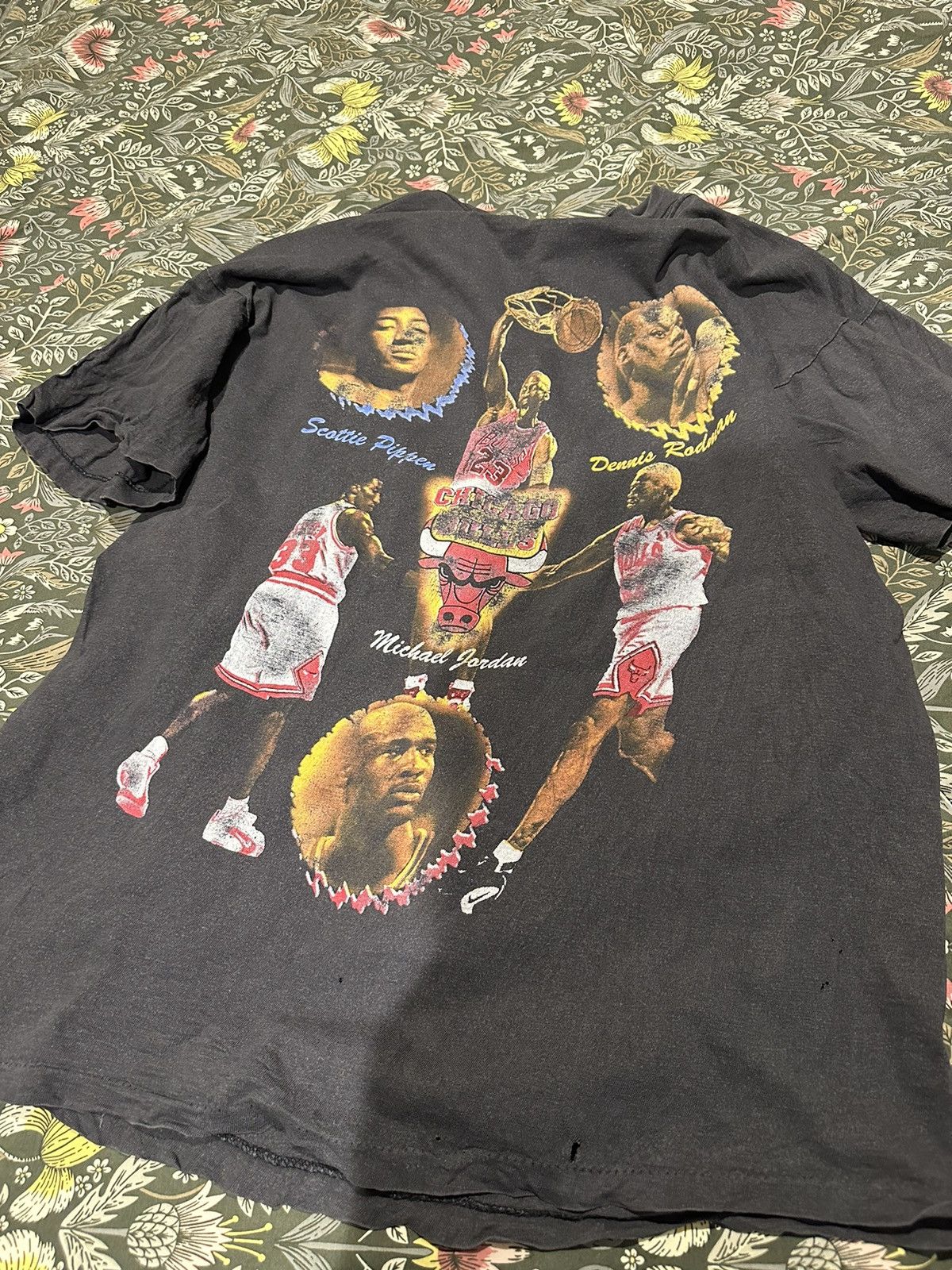 Vintage nba vinatge chicago bulls tee Size US XL / EU 56 / 4 - 6 Thumbnail