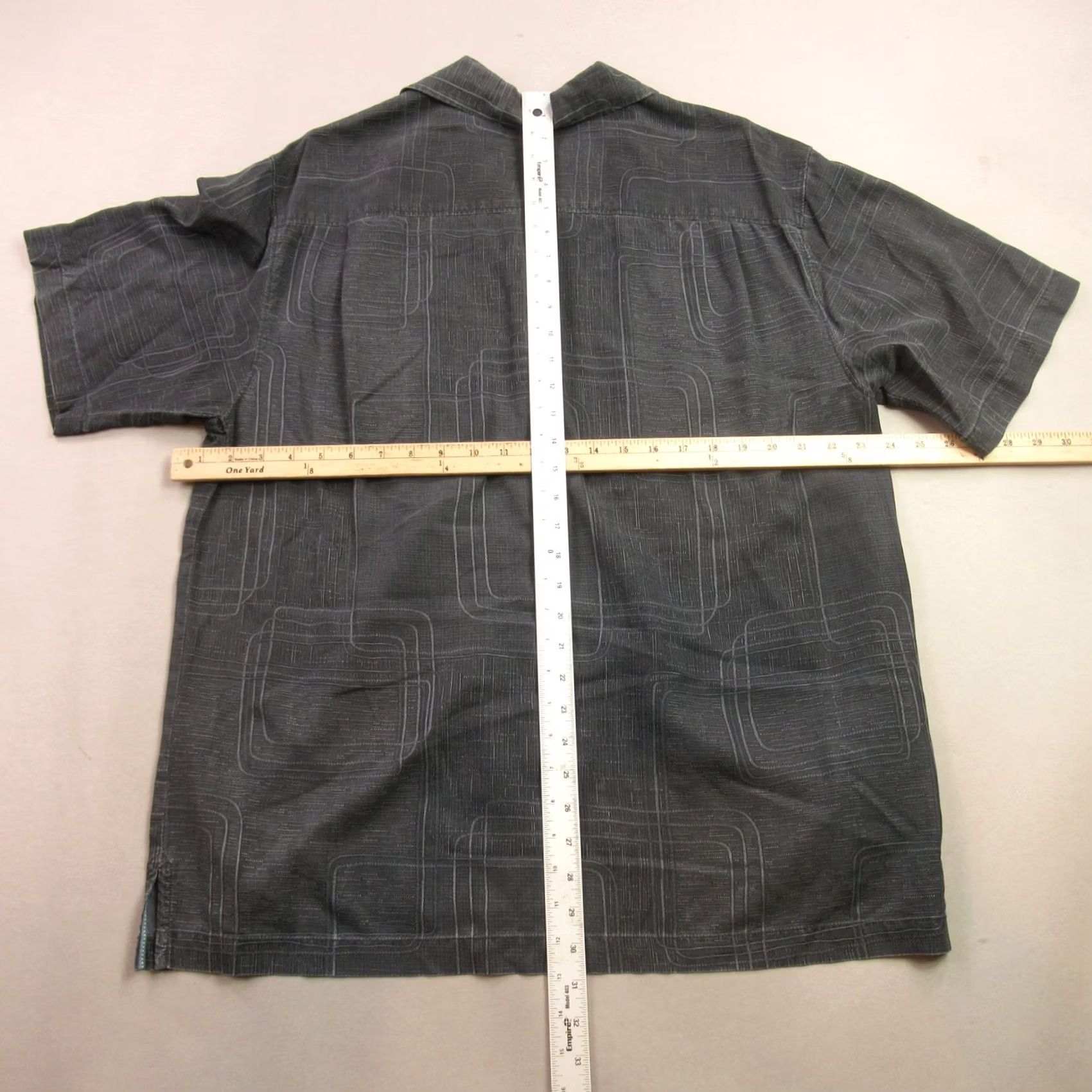 Tommy Bahama Tommy Bahama Shirt Mens Large Silk Short Sleeve Button Front Lightweight Gray Size US XL / EU 56 / 4 - 7 Thumbnail