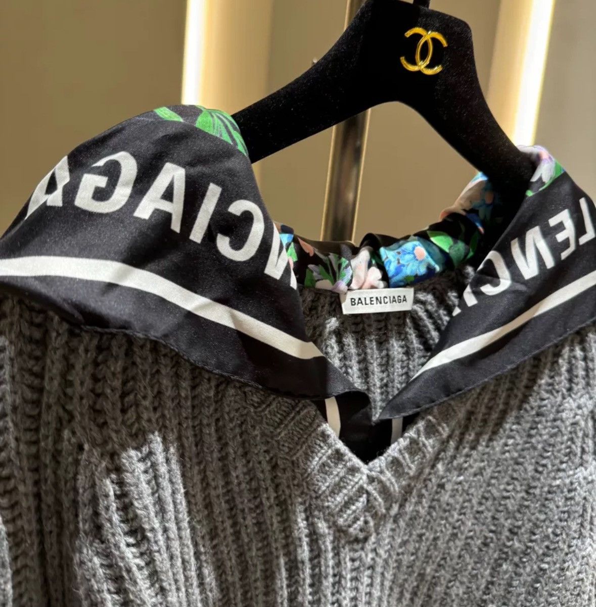 Balenciaga BALENCIAGA premium grey scarf sweater 2412-Nextarrow Size US S / EU 44-46 / 1 - 4 Thumbnail