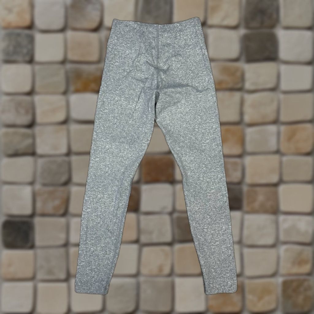 Victoria's Secret Victoria's Secret Pink Active Leggings Womens Medium Gray Heathered Athletic Yoga Leggings Womens M Gray Heathered Athletic Yoga Size 32" / US 10 / IT 46 - 1 Thumbnail
