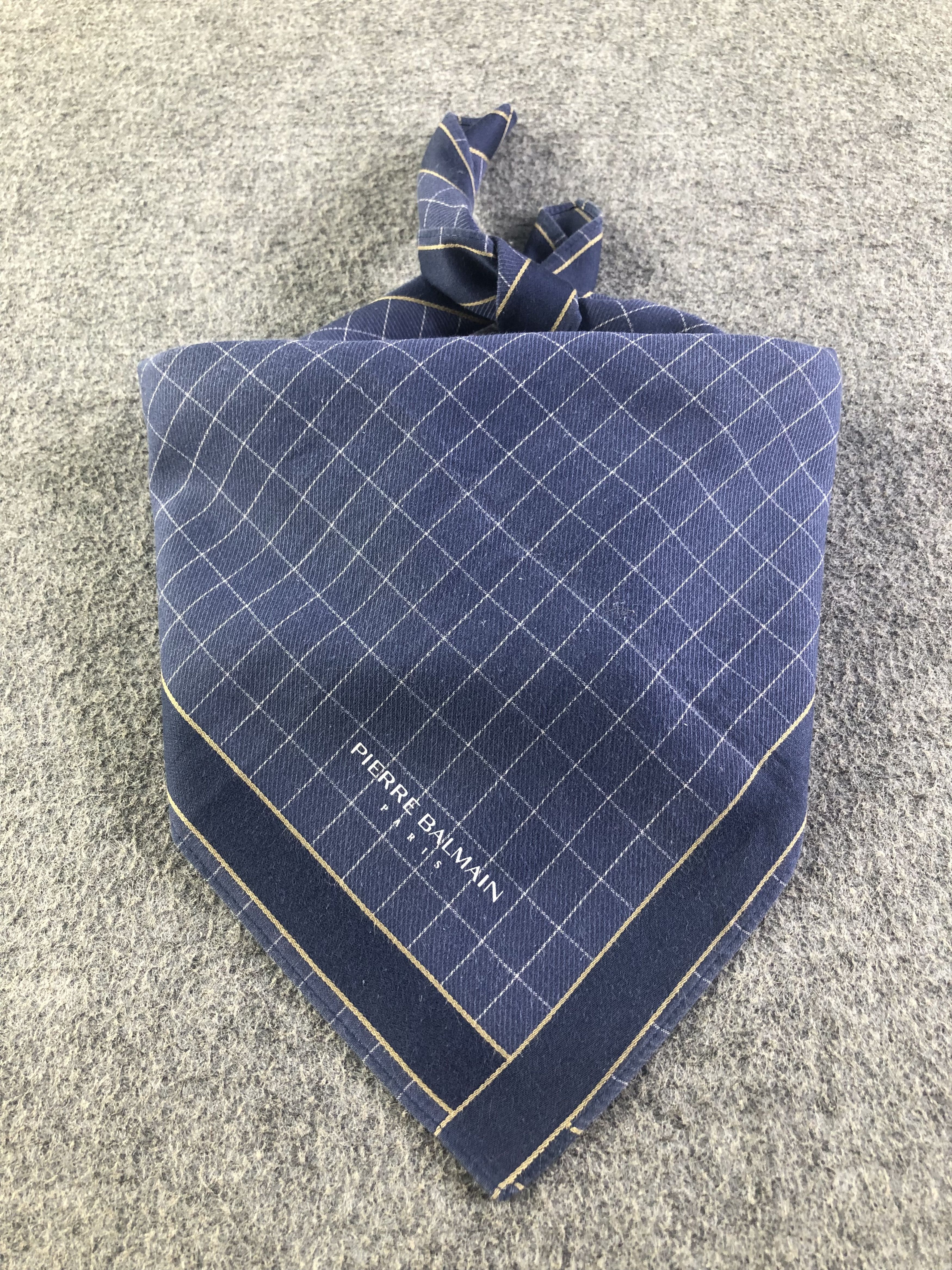 Pierre Balmain Pierre Balmain Handkerchief / Bandana / Neckerchief C497 Size ONE SIZE - 1 Thumbnail