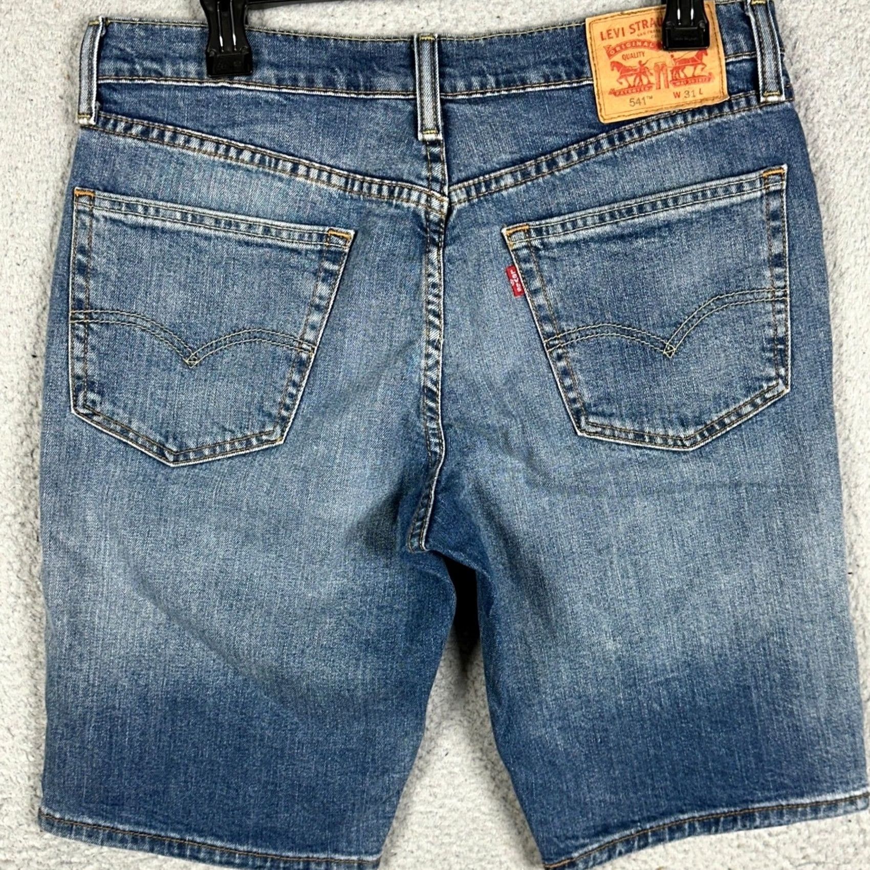 Levi's VINTAGE Levis 541 Shorts Mens 31 Blue Athletic Taper Denim Flat Front 5-Pocket Stretch Casual Mens Size US 31 - 2 Thumbnail