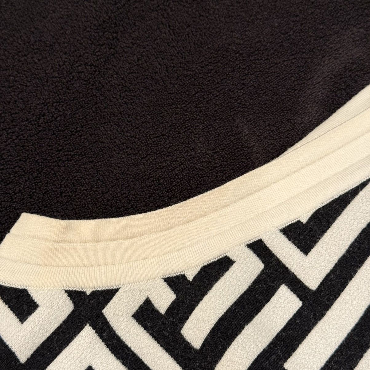 Balmain Balmain 2-piece Monogram Knitted Crop Top & High Waist Skirt Size XS / US 0-2 / IT 36-38 - 9 Thumbnail