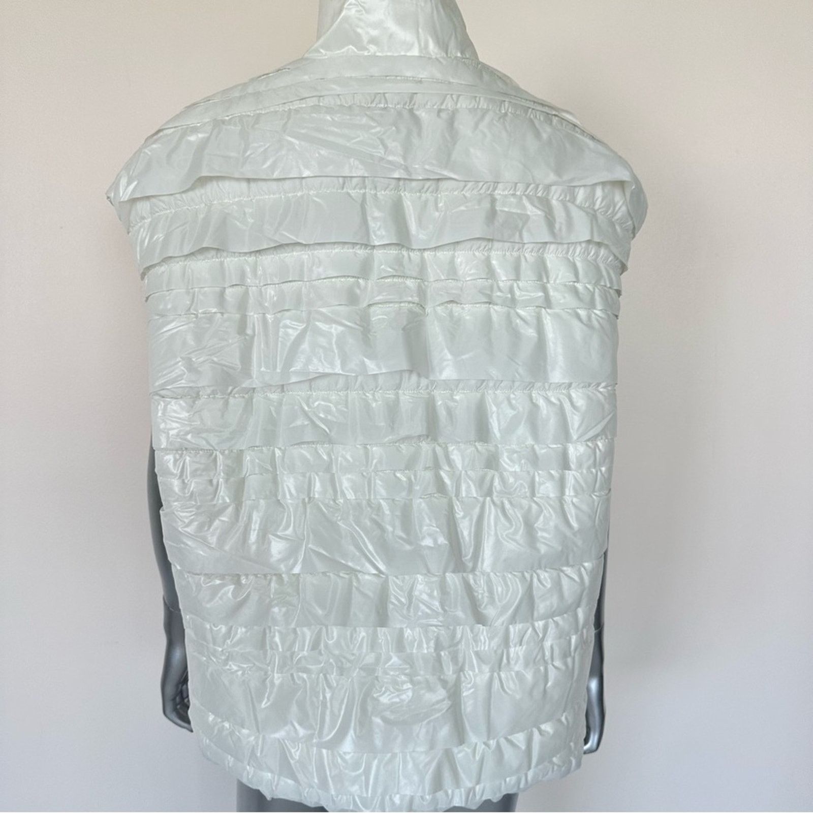 Chanel NEW CHANEL vest size 40 FR or 8 US Authentic Retail 5500$ Size M / US 6-8 / IT 42-44 - 7 Thumbnail