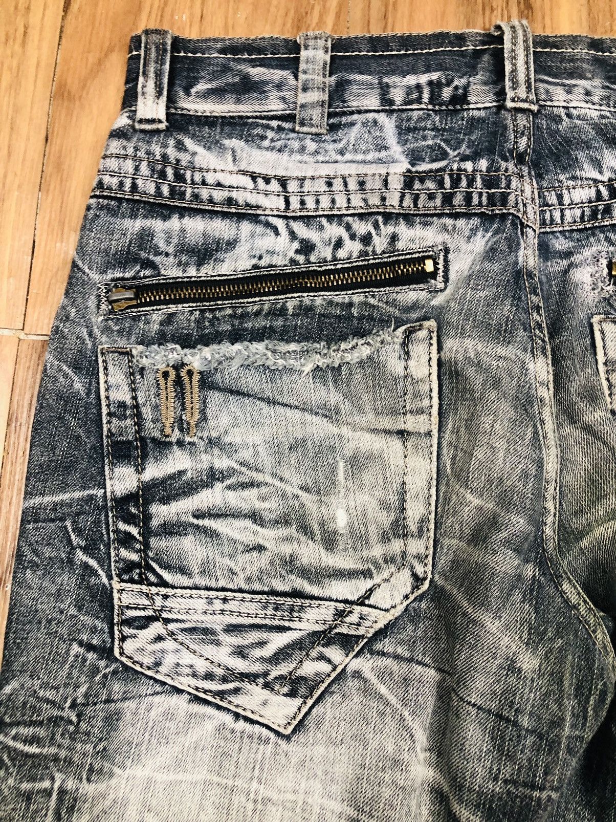Other Blow By Blue Distress Bootcut Jeans (34) Size US 31 - 14 Thumbnail