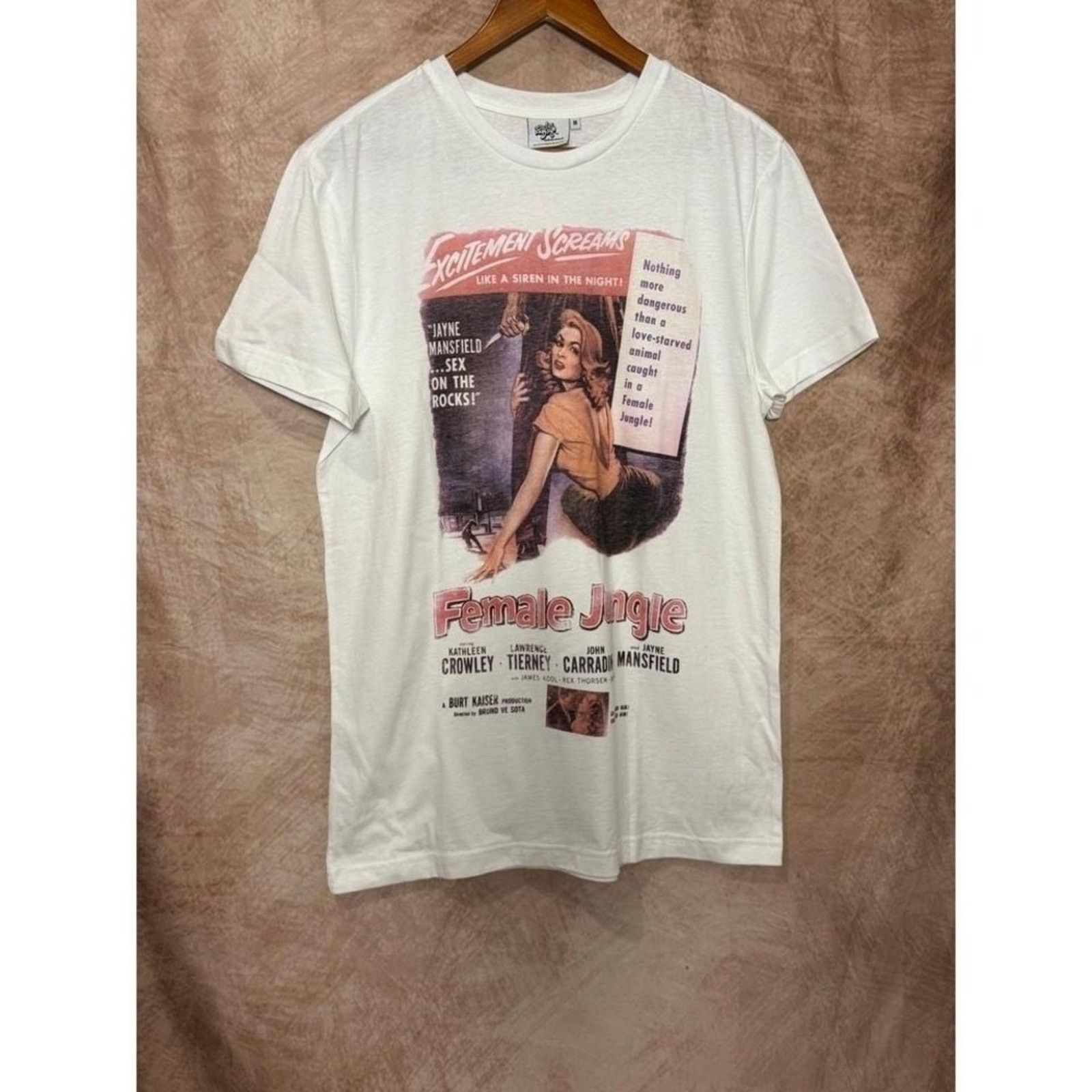 The Unbranded Brand Radio Days Female Jungle Movie Poster Tee Size M NWOT Size M / US 6-8 / IT 42-44 - 2 Thumbnail
